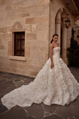 Moonveil Saten Düz Yaka İri Güllü Prenses Etek Gelinlik - Mediha Cambaz Bridal