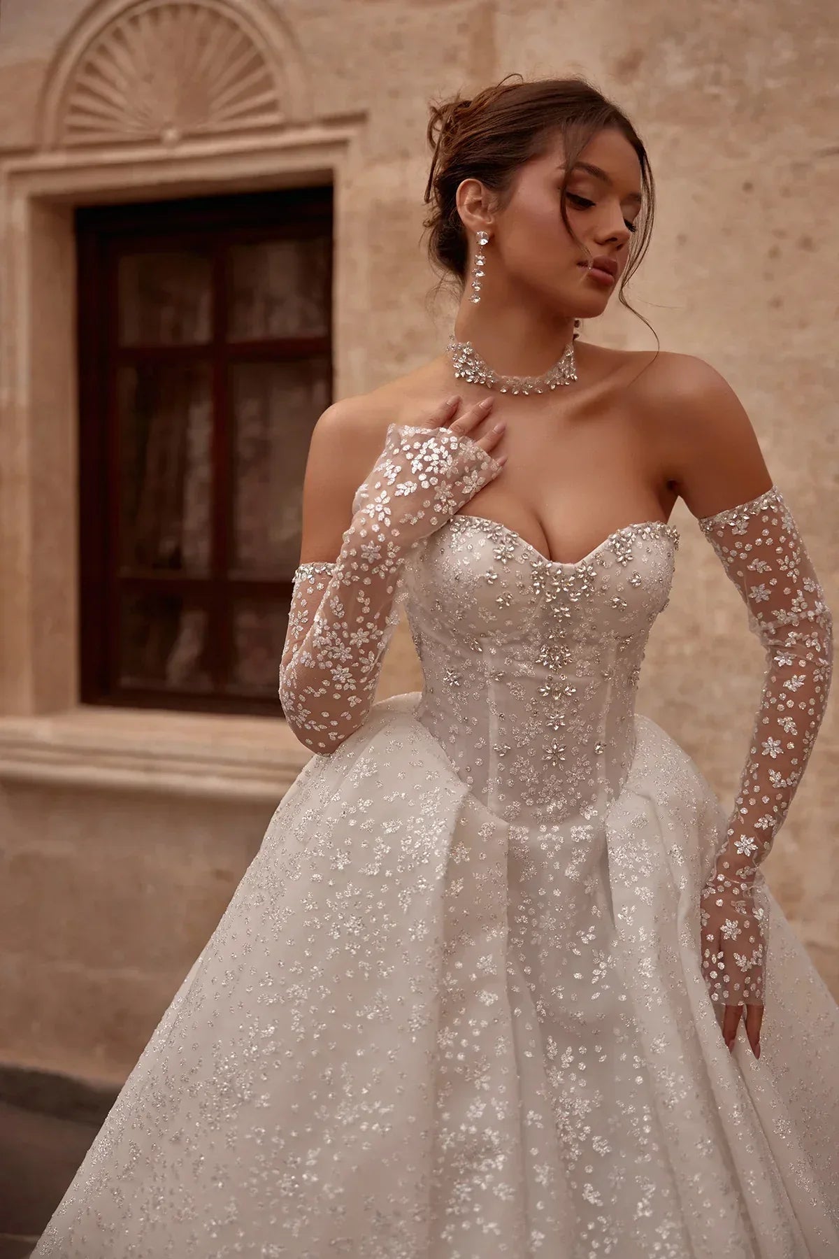 Leya Glitter Işıltılı Swarovski İşleme Detaylı Uzun Kollu Straplez Prenses Gelinlik - Mediha Cambaz Bridal