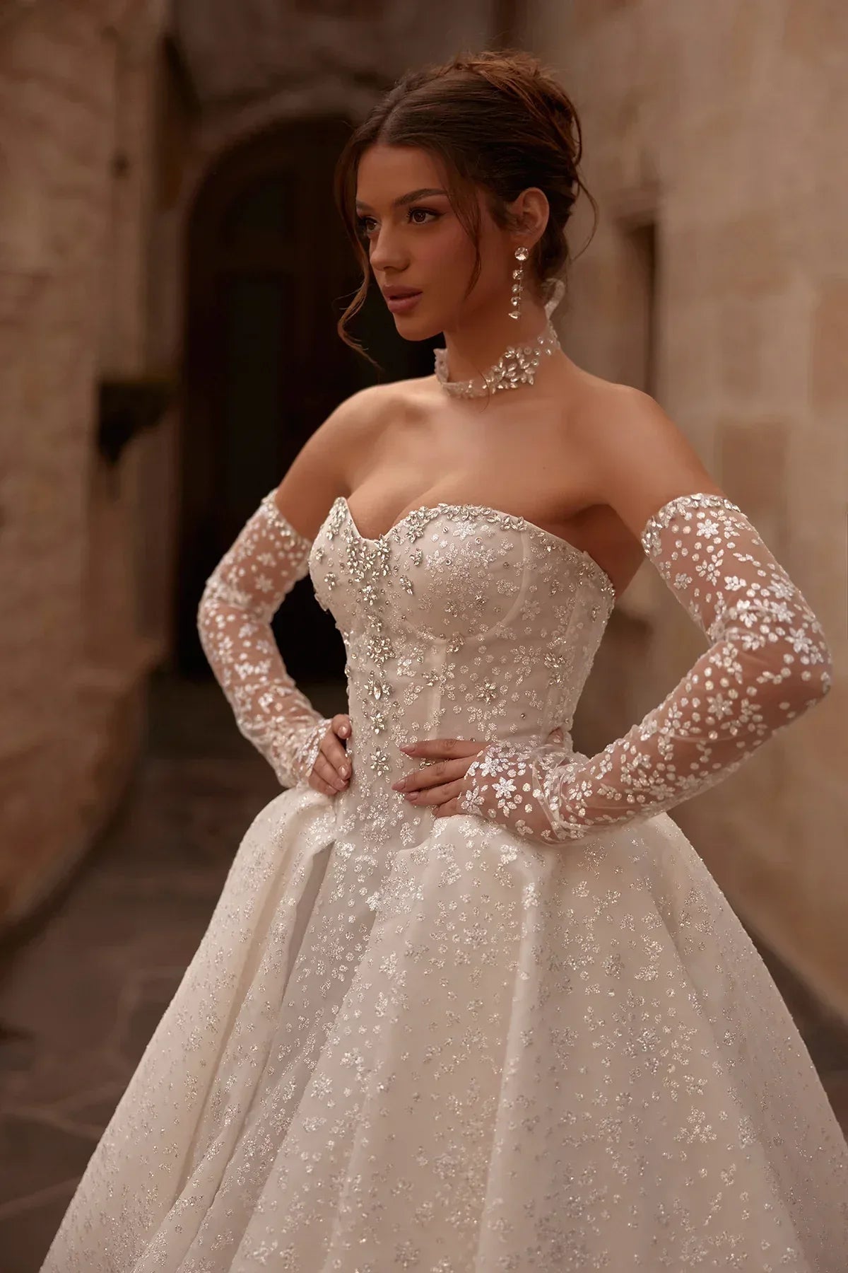 Leya Glitter Işıltılı Swarovski İşleme Detaylı Uzun Kollu Straplez Prenses Gelinlik - Mediha Cambaz Bridal