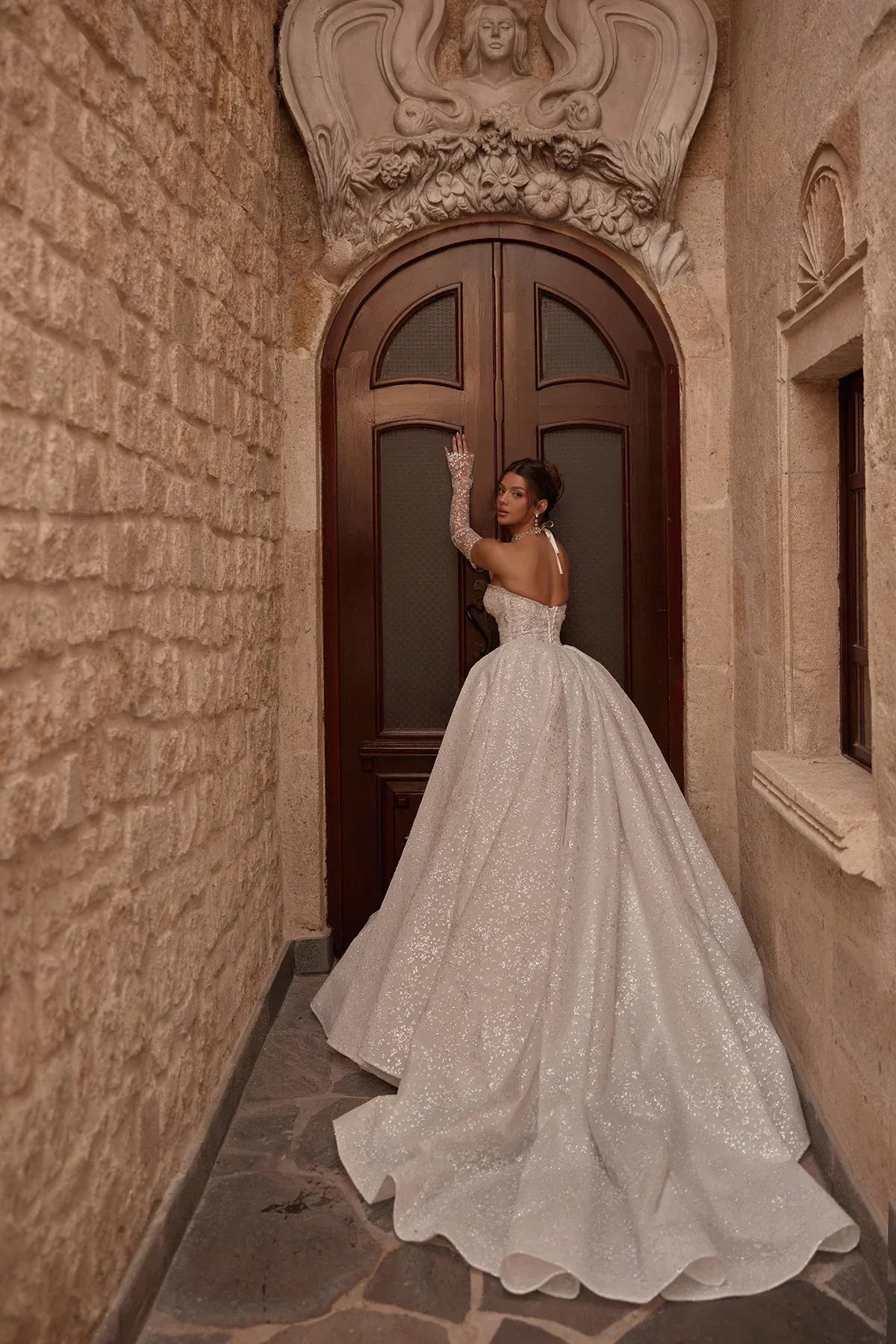 Leya Glitter Işıltılı Swarovski İşleme Detaylı Uzun Kollu Straplez Prenses Gelinlik - Mediha Cambaz Bridal