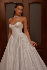 Courna Drape Detaylı İpek Tafta Straplez Gelinlik - Mediha Cambaz Bridal