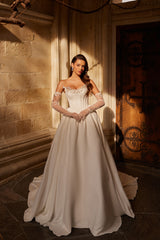 Elorin Saten Eldivenli Yakası El Yapımı İnci Ve Kristal İşlemeli V Korsajlı Havuz Yaka Gelinlik