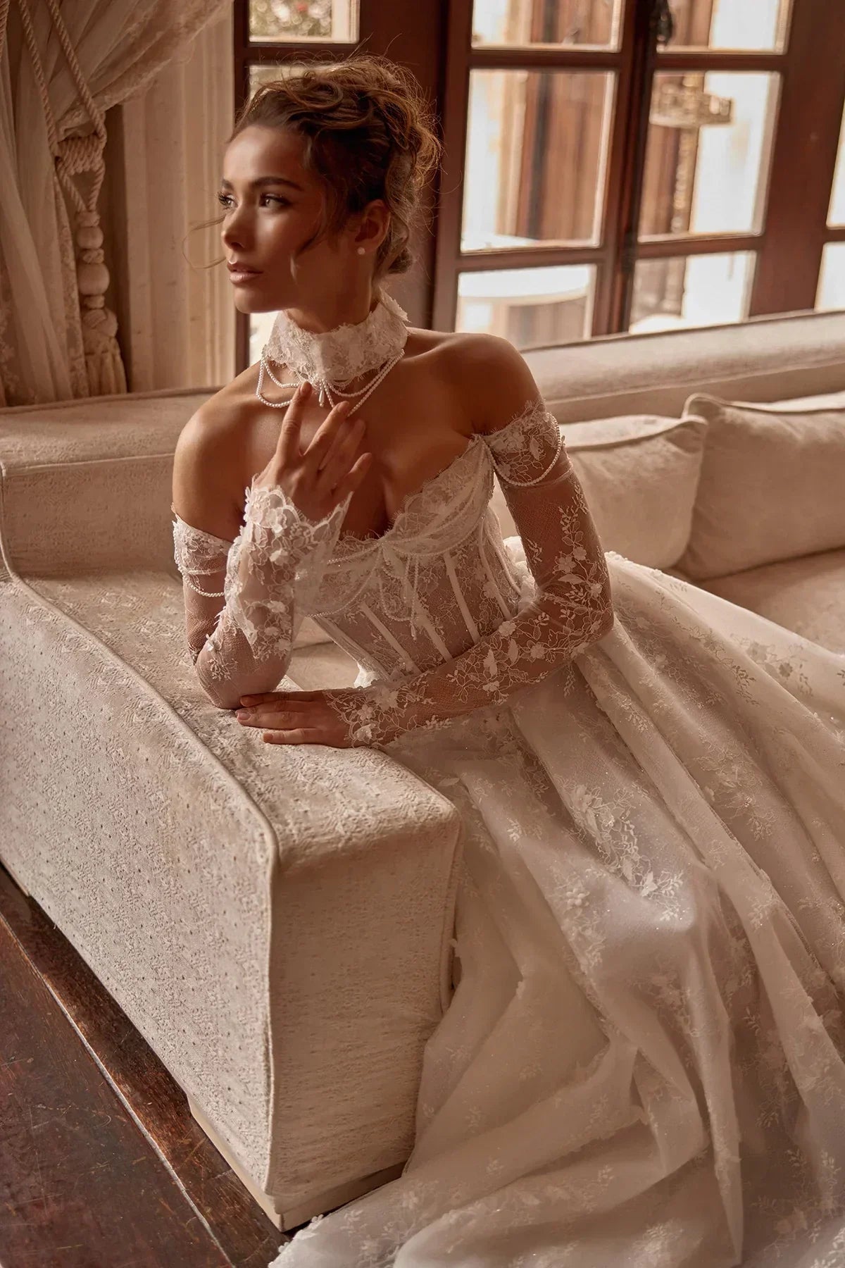 Souffle Straplez Kayık Yaka Fransız Dantel Kollu A Kesim Transparan Gelinlik - Mediha Cambaz Bridal
