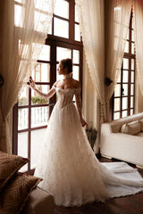 Souffle Straplez Kayık Yaka Fransız Dantel Kollu A Kesim Transparan Gelinlik - Mediha Cambaz Bridal