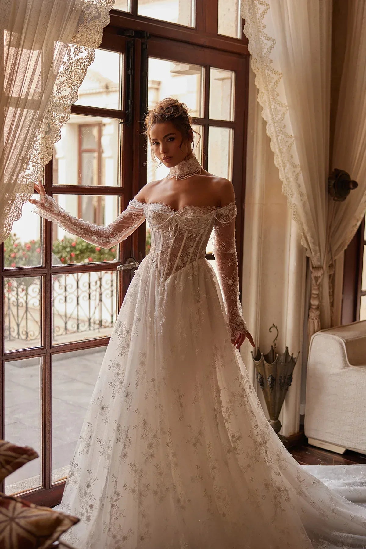 Souffle Straplez Kayık Yaka Fransız Dantel Kollu A Kesim Transparan Gelinlik - Mediha Cambaz Bridal