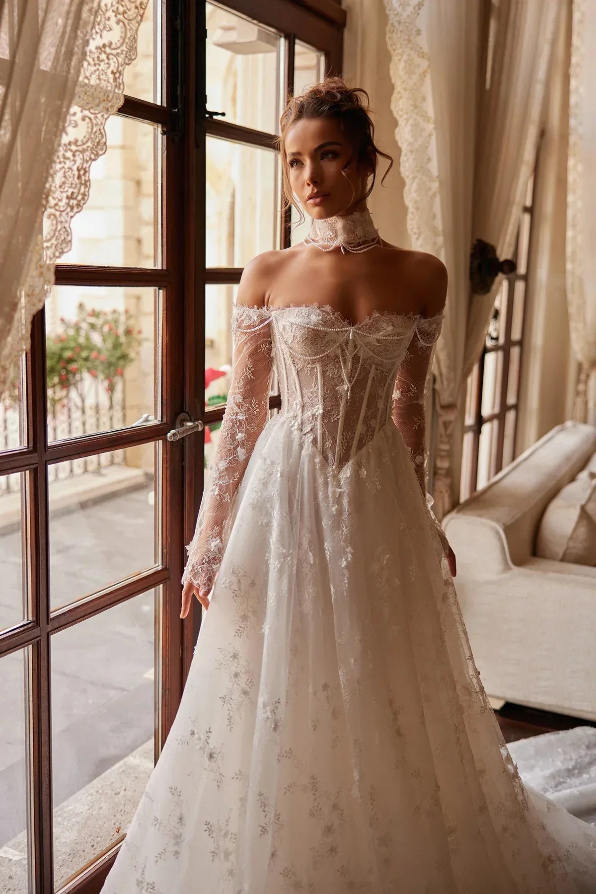Souffle Straplez Kayık Yaka Fransız Dantel Kollu A Kesim Transparan Gelinlik - Mediha Cambaz Bridal