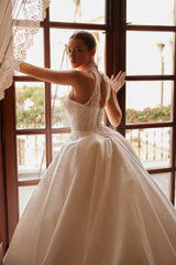 Voile Halter Yaka Düğme Detaylı Fransız Dantelli Gelinlik