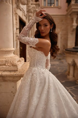 Aira Entegre Uzun Kollu Fransız Dantelli Üç Boyutlu Straplez Gelinlik - Mediha Cambaz Bridal