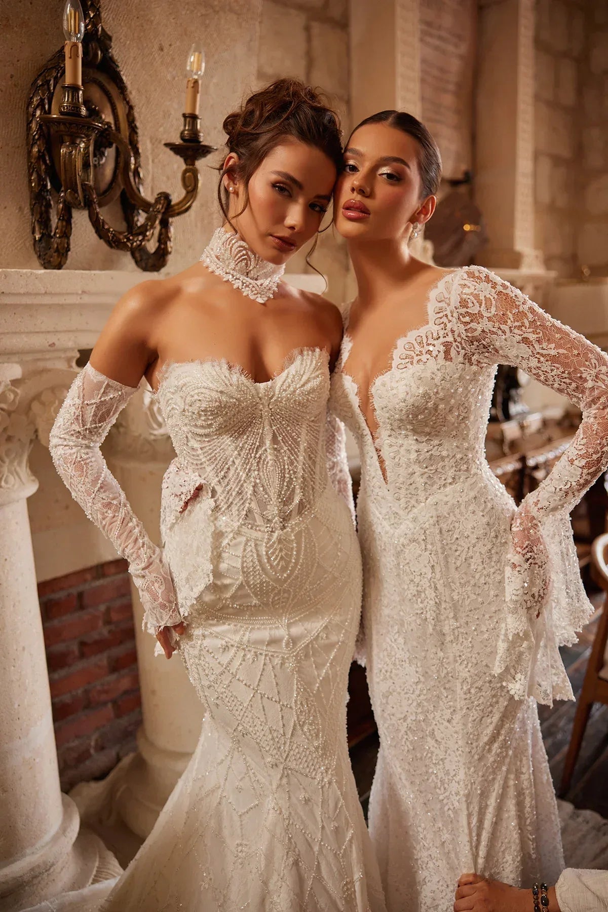Perle Fransız Dantelli İspanyol Kol V Yaka Balık Entegre Etekli Gelinlik - Mediha Cambaz Bridal