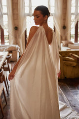 Noir İnci Ve Kristal İşlemeli Straplez Yırtmaçlı Gelinlik - Mediha Cambaz Bridal