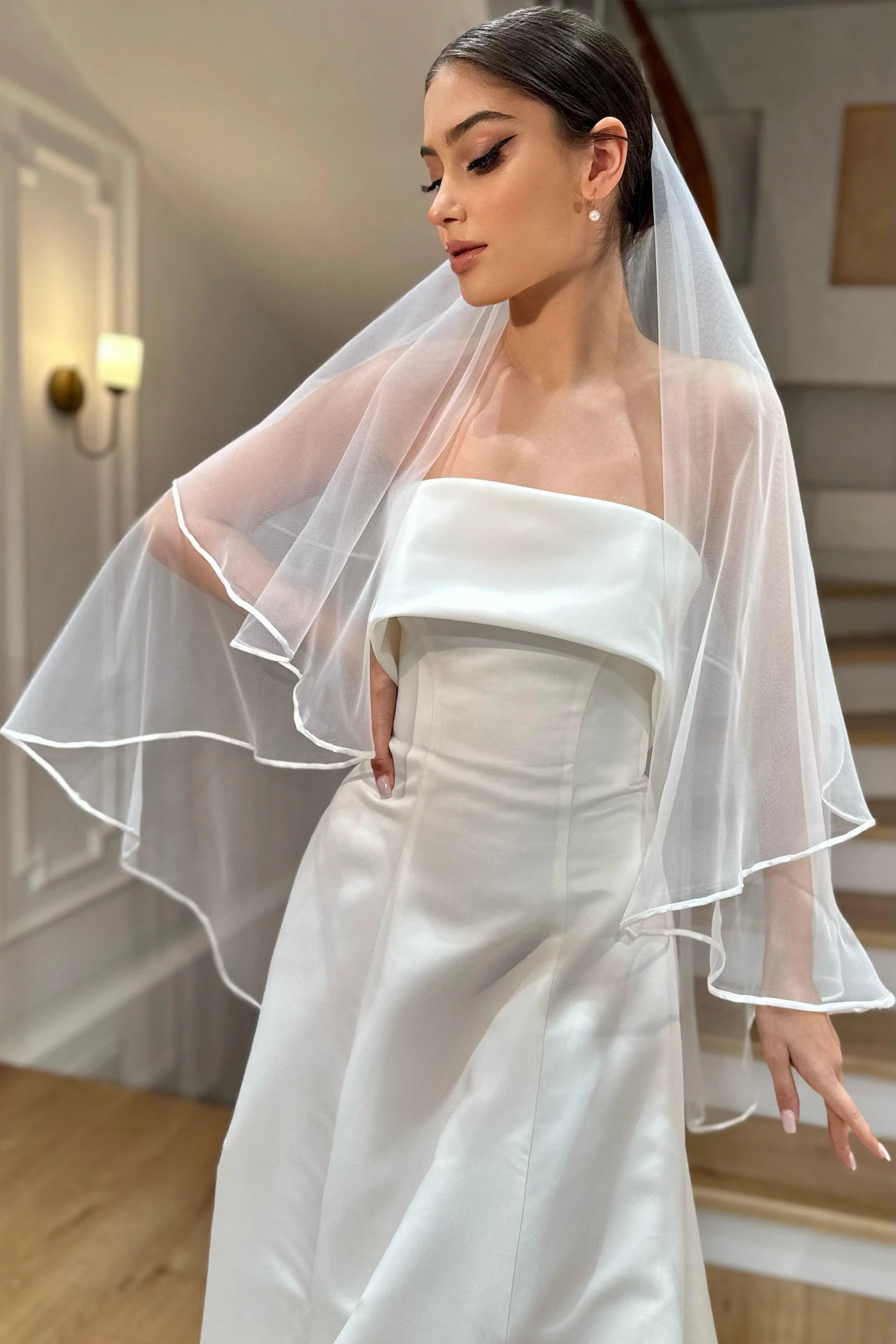Alberta Kırık Beyaz Kenar Ucu Biyeli Kısa İpek Tül Duvak - Mediha Cambaz Bridal