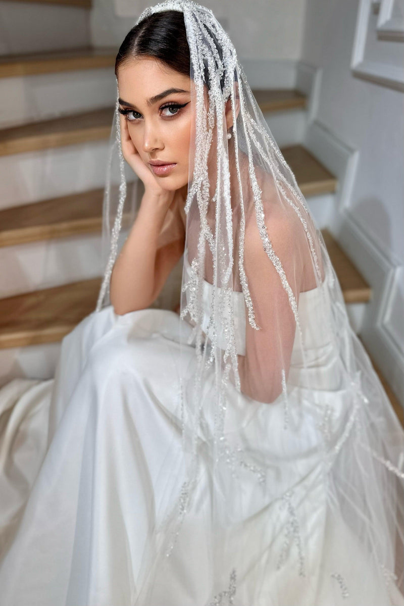 Amber Çizgisel Dantel İşlemeli Özel Tasarım Uzun Duvak - Mediha Cambaz Bridal