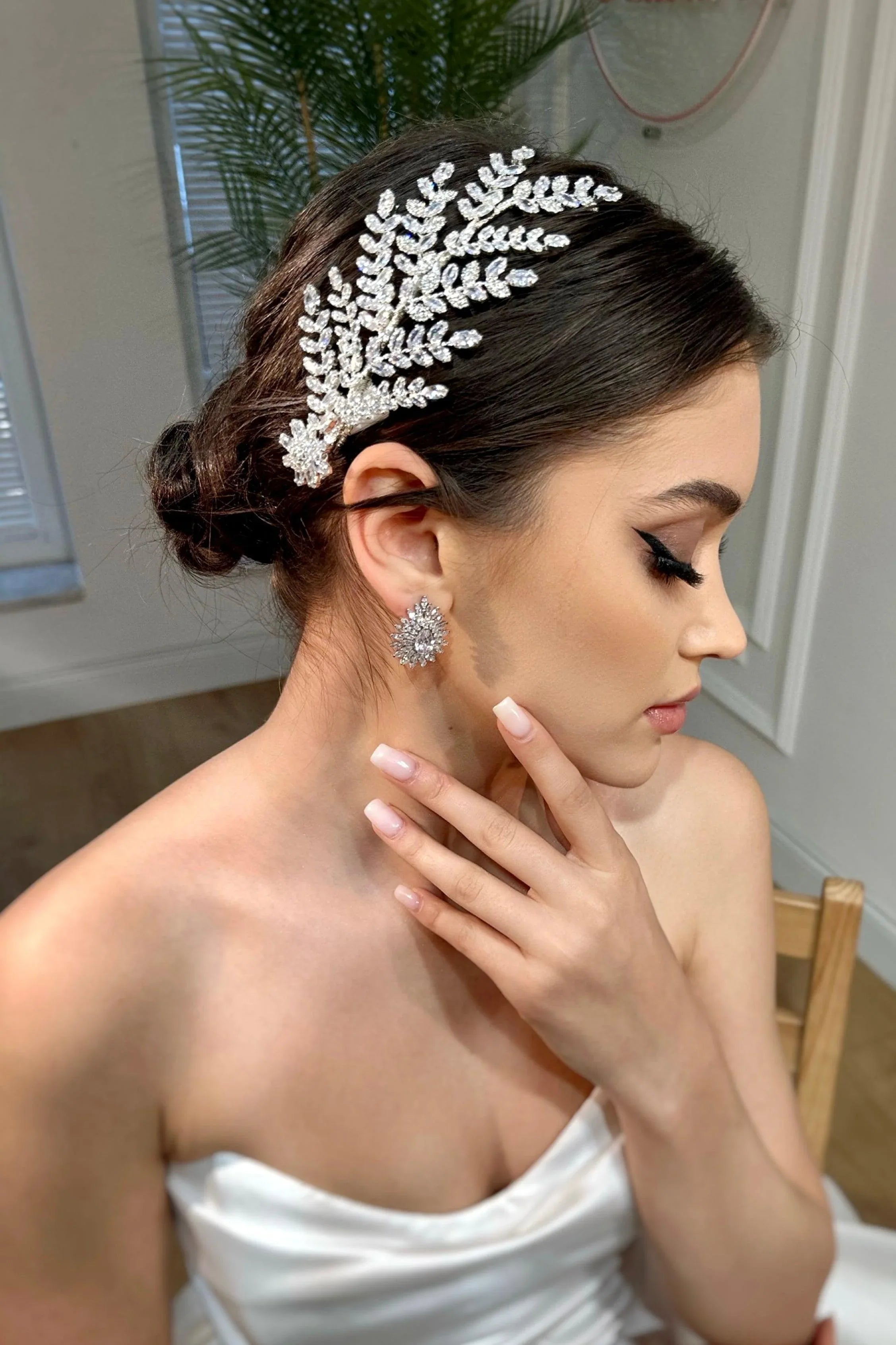 Amy Yaprak Motifli Zirkon Taşlı Gelin Saç Tokası - Mediha Cambaz Bridal