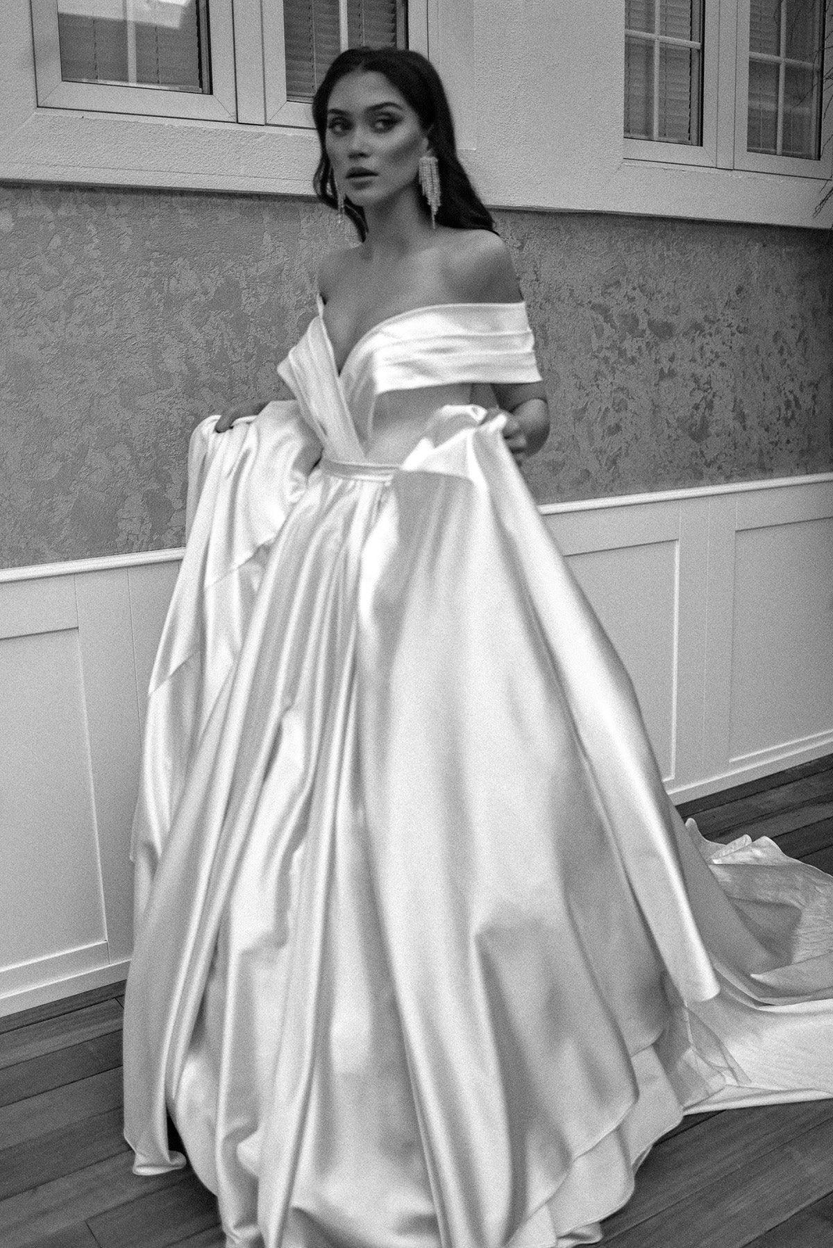 Cassandra Kayık Yaka Saten Drapeli A Kesim Gelinlik - Mediha Cambaz Bridal