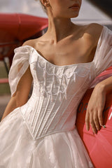 Daphne 24 Havuz Yaka Prenses Model Gelinlik - Mediha Cambaz Bridal
