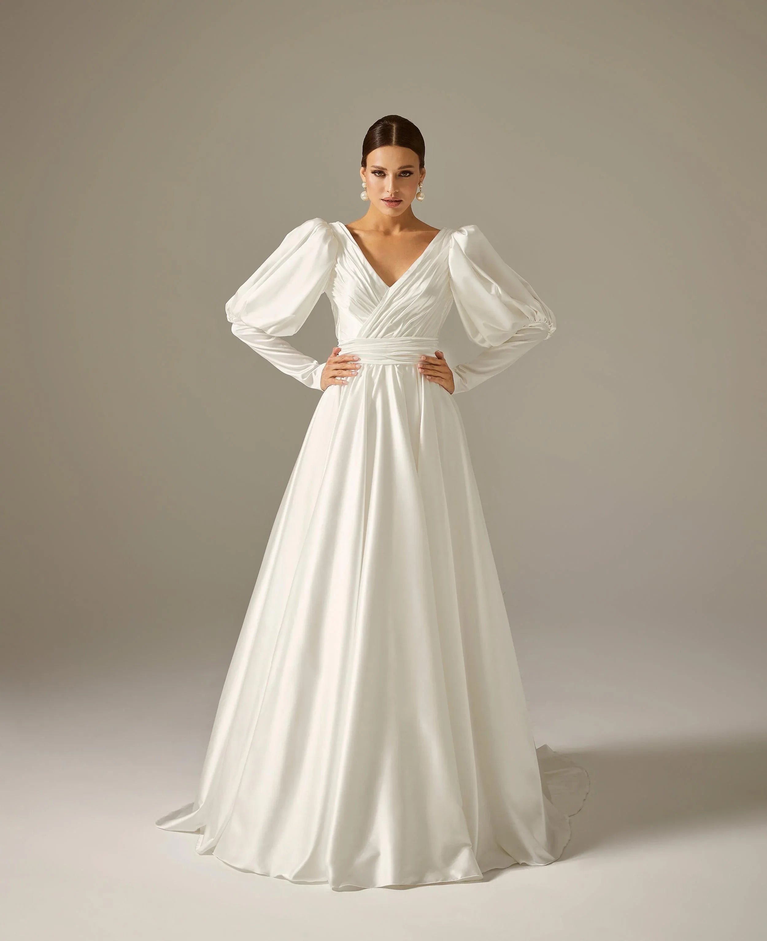 Ella Gigot Kol Saten Sade A Kesim Gelinlik - Mediha Cambaz Bridal
