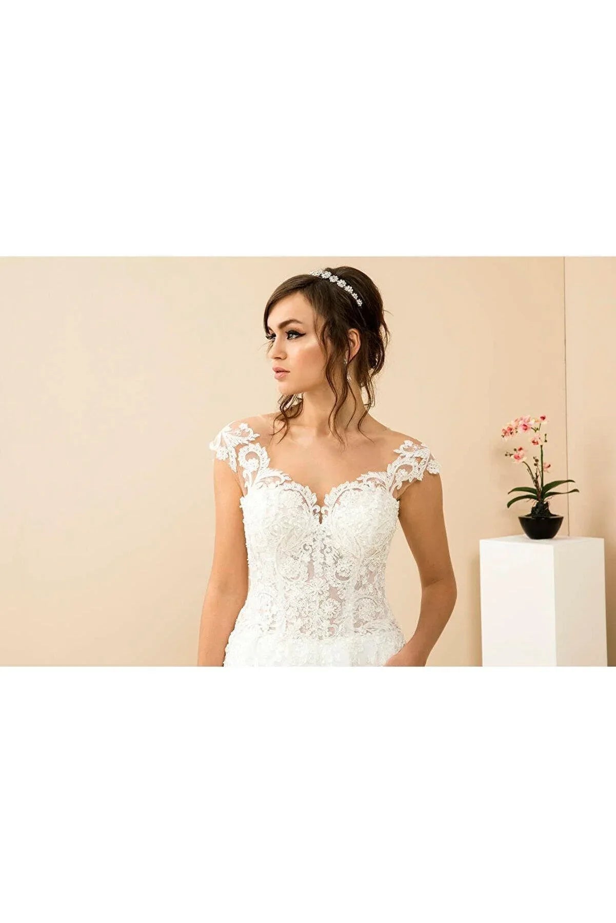 Finest Dantel Askılı Vintage A Kesim Gelinlik - Mediha Cambaz Bridal