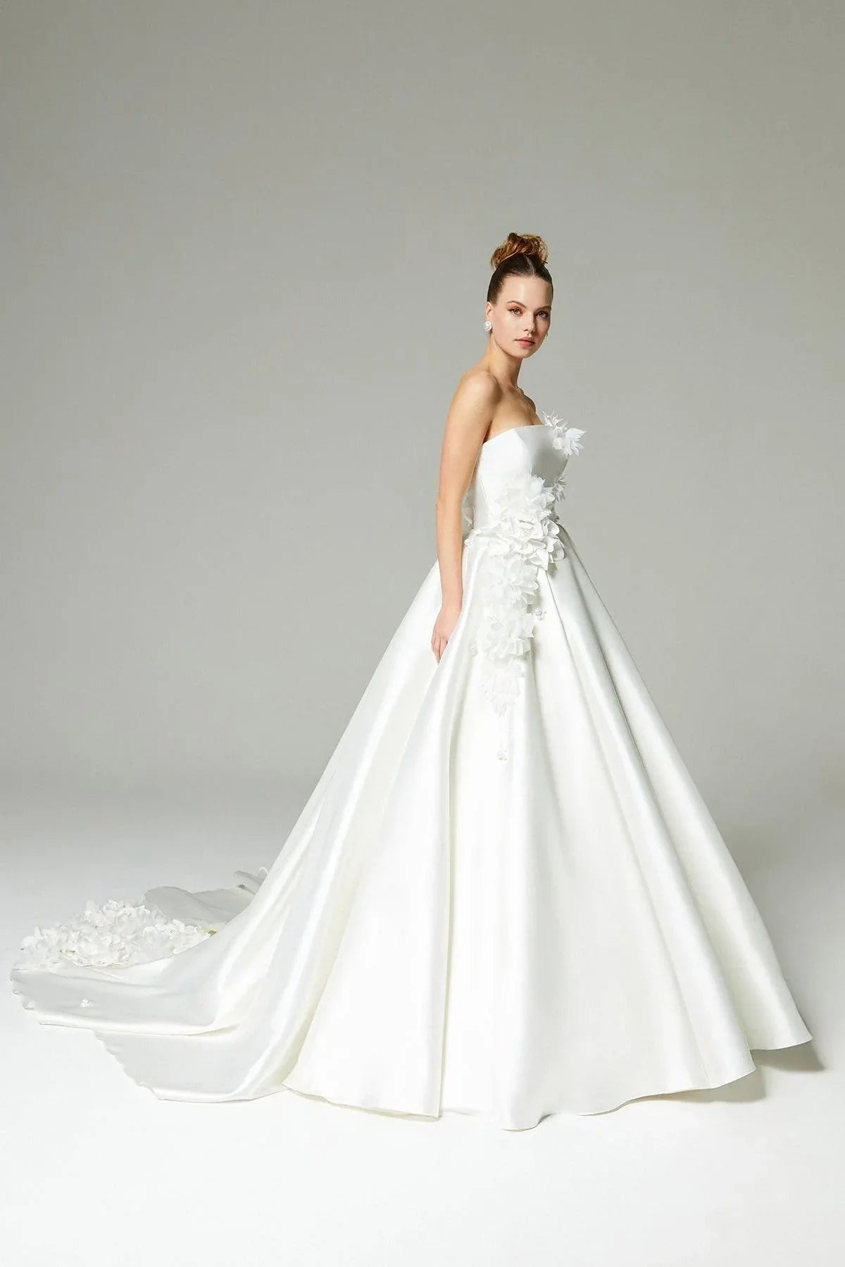 Fiona Çiçek Aplikleli Straplez Prenses Gelinlik - Mediha Cambaz Bridal