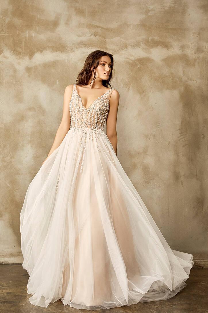 First Design V Yaka Sade A Kesim Gelinlik - Mediha Cambaz Bridal