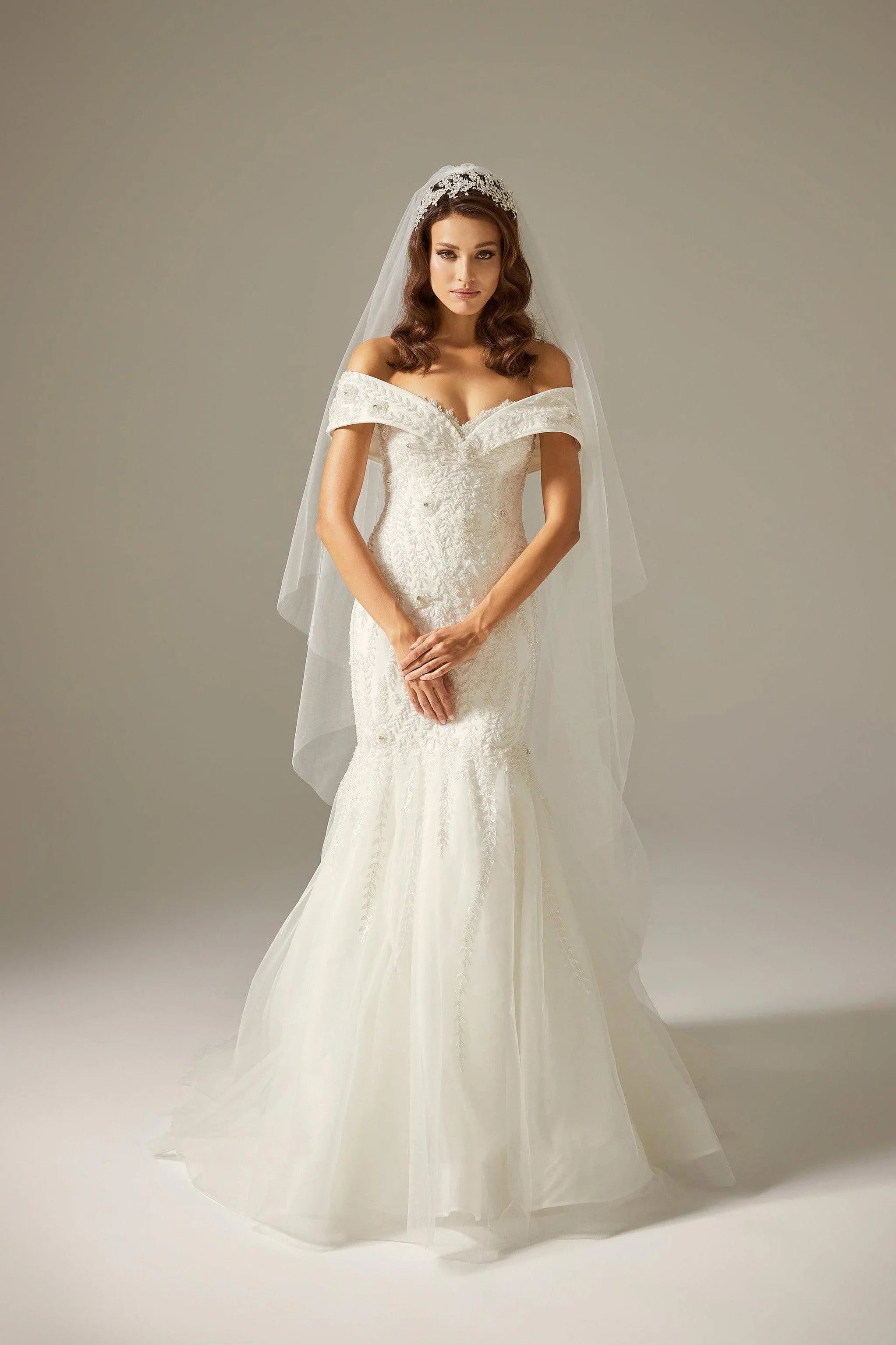 Fly Inn Kasnak İşi Kayık Yaka Balık Gelinlik - Mediha Cambaz Bridal