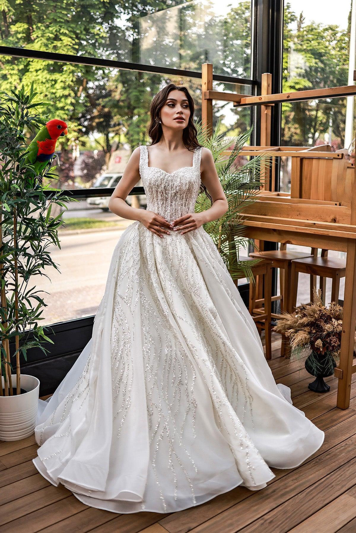 Hagor Askılı Çizgisel Dantelli Prenses Model Gelinlik - Mediha Cambaz Bridal