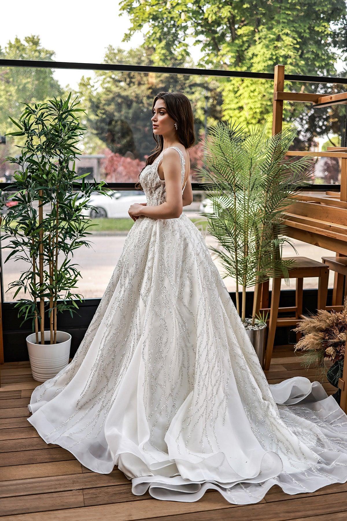 Hagor Askılı Çizgisel Dantelli Prenses Model Gelinlik - Mediha Cambaz Bridal