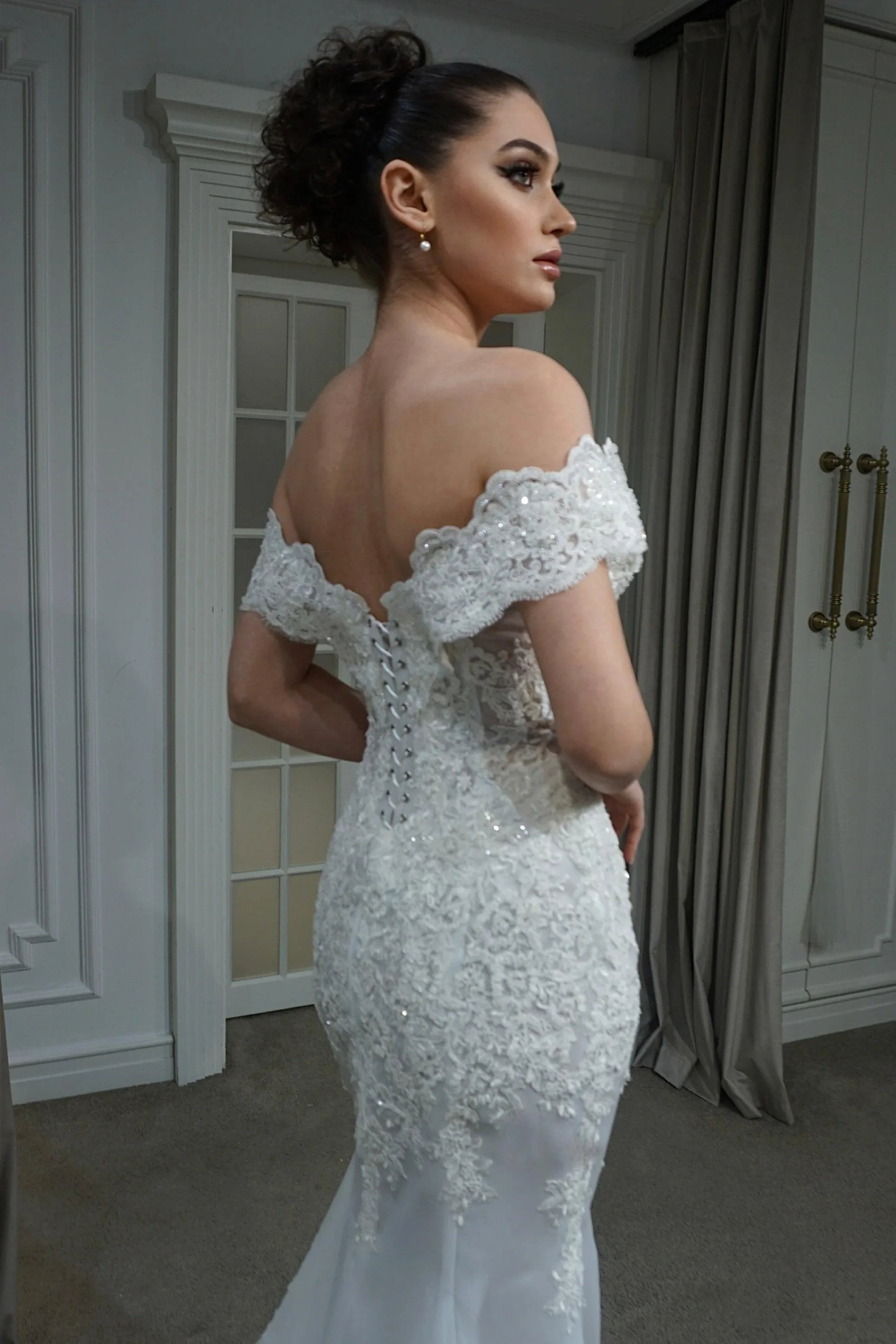 Harriet Dantelli Madonna Yaka Balık Gelinlik - Mediha Cambaz Bridal