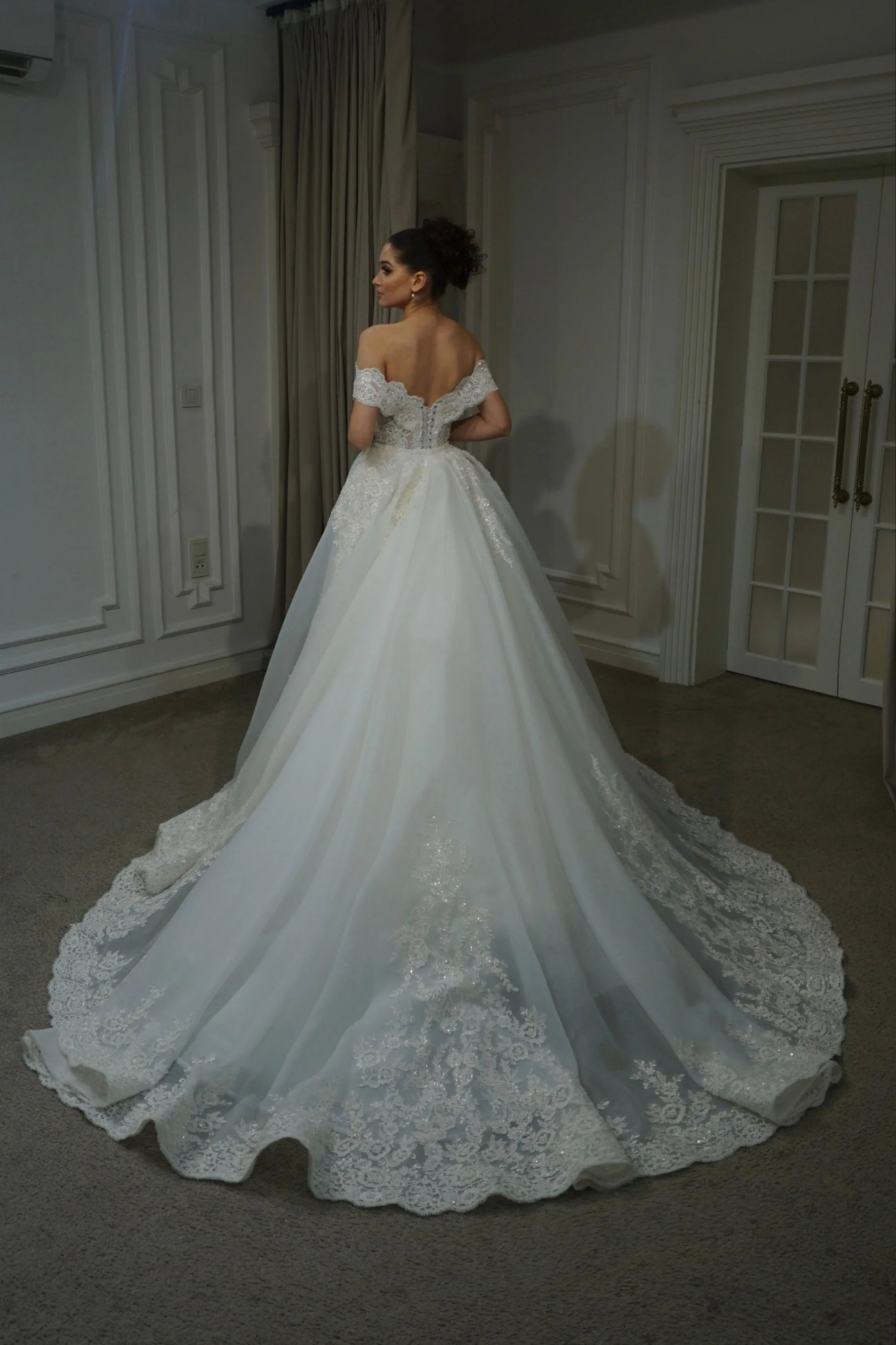 Harriet Dantelli Madonna Yaka Balık Gelinlik - Mediha Cambaz Bridal