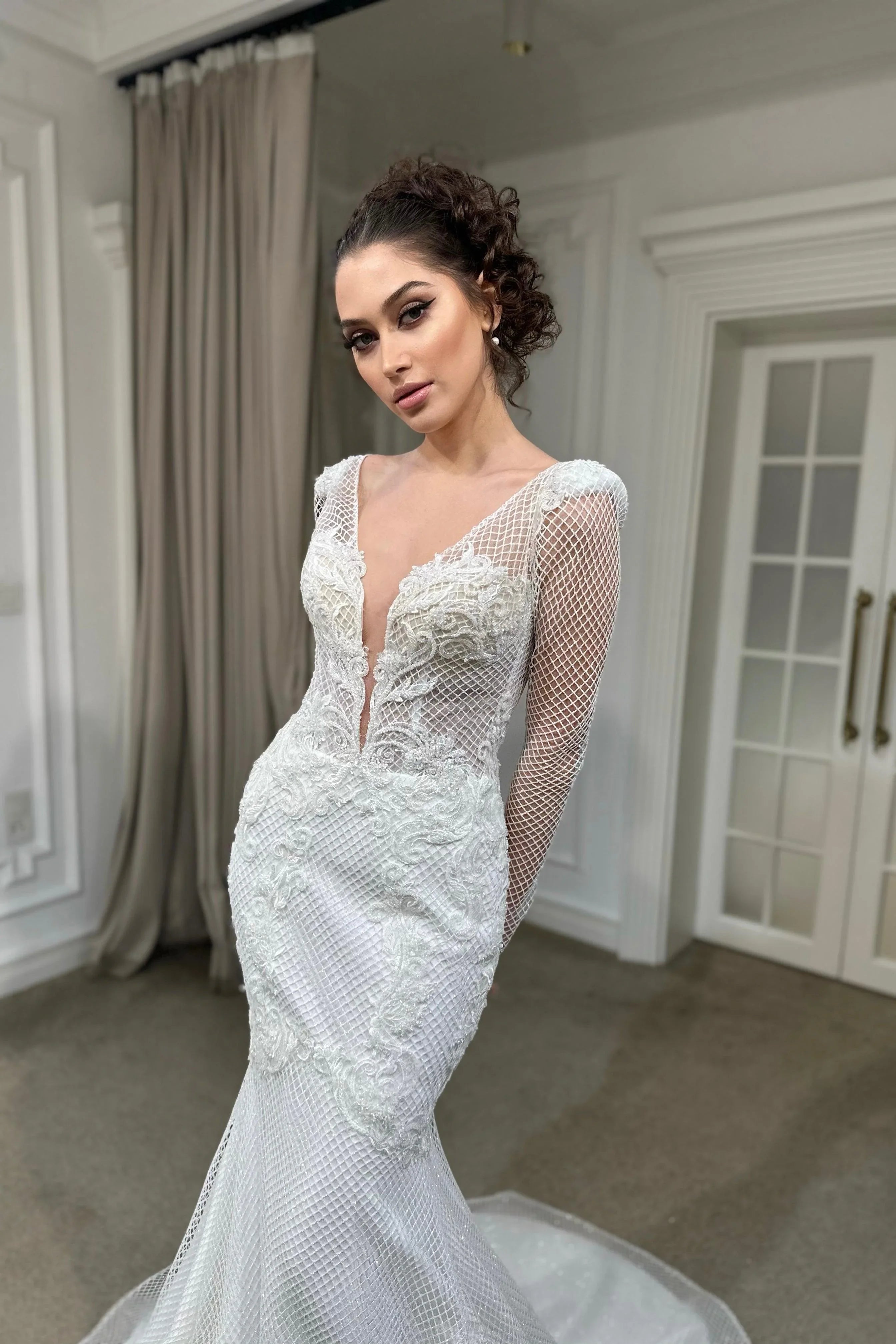 Helga Simli Dantel V Yaka Balık Gelinlik - Mediha Cambaz Bridal