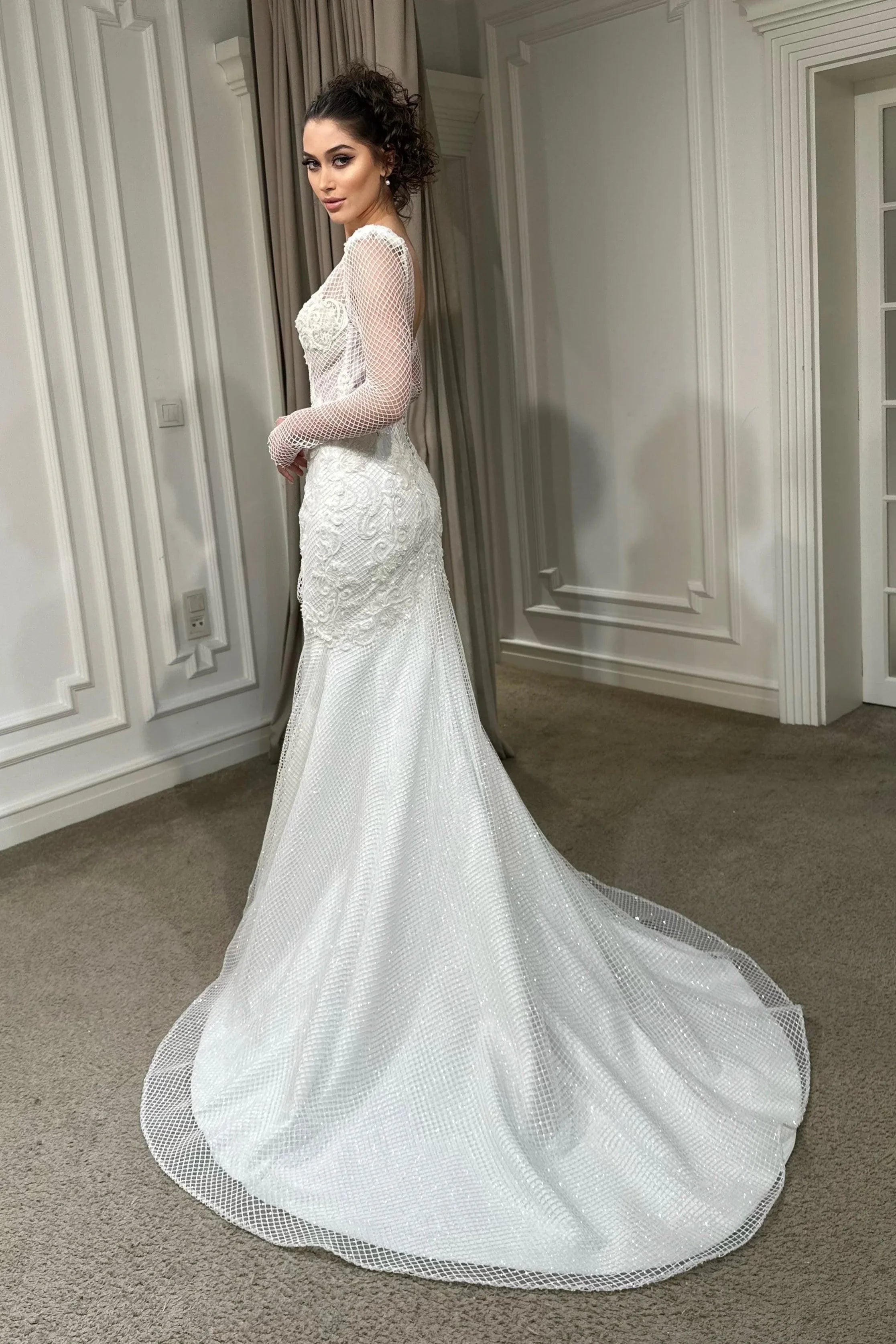 Helga Simli Dantel V Yaka Balık Gelinlik - Mediha Cambaz Bridal