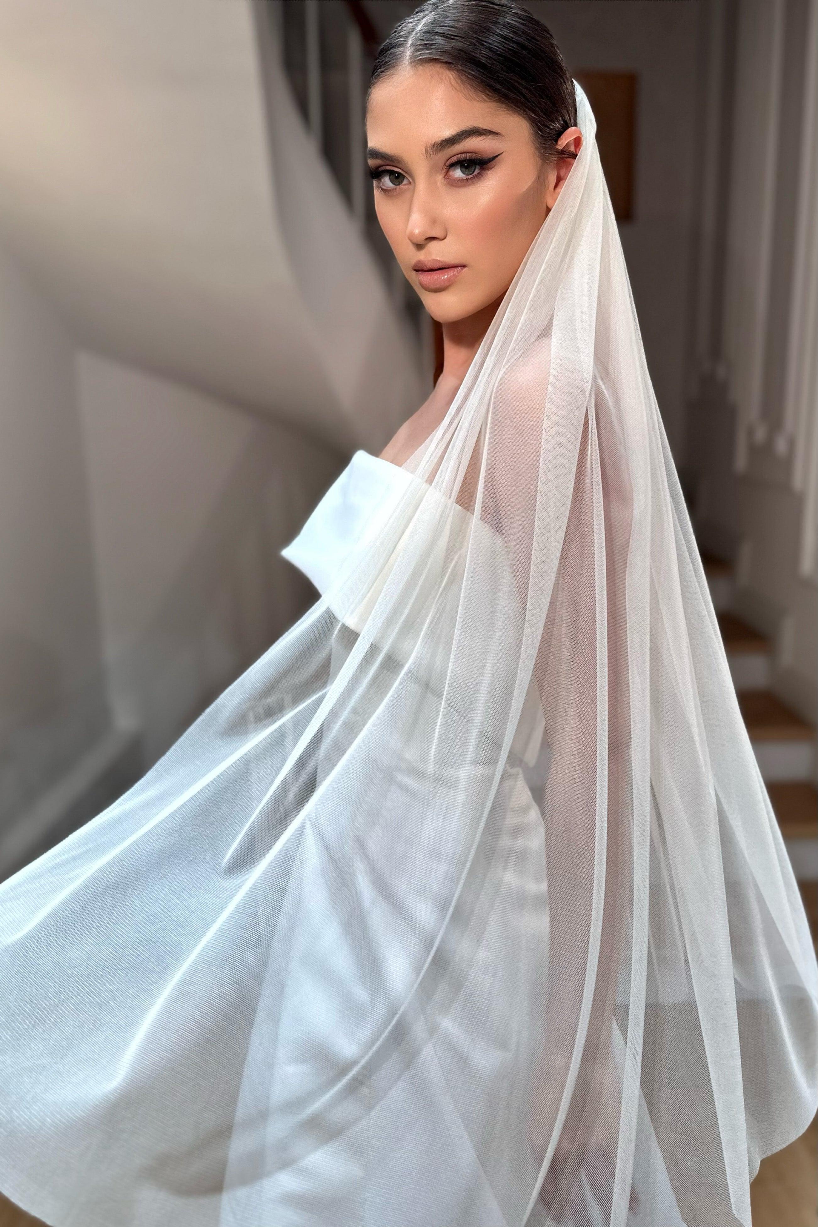 Holly Kırık Beyaz Sade Taraklı Kısa İpek Tül Duvak - Mediha Cambaz Bridal