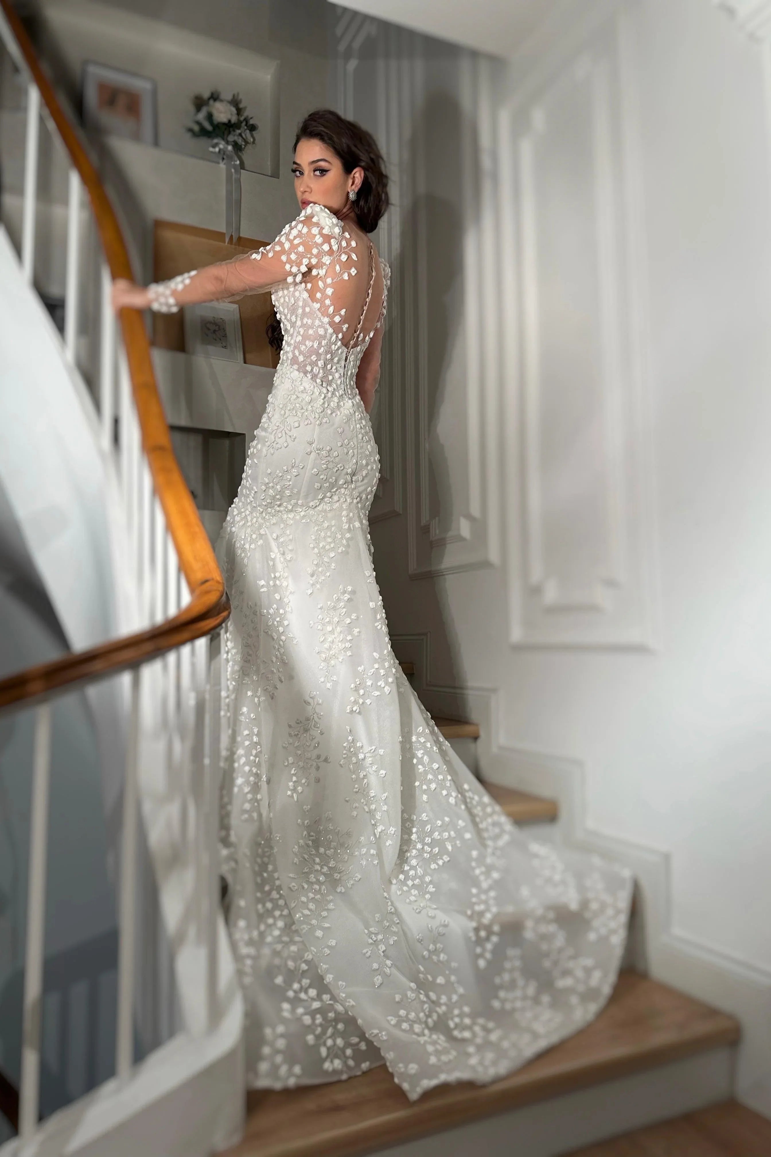 Isla Üç Boyutlu Dantel V Yaka Balık Gelinlik - Mediha Cambaz Bridal
