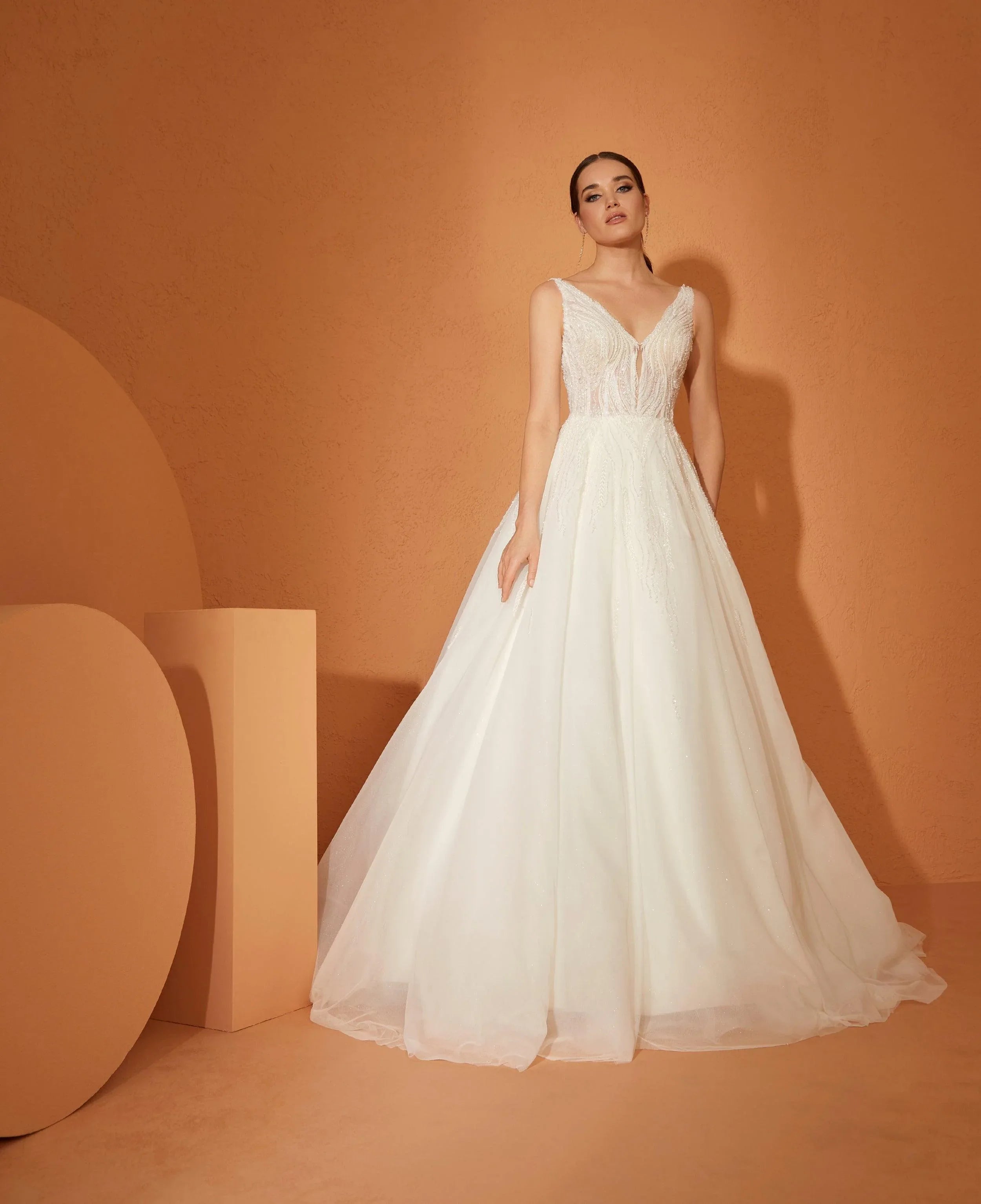 Jane Çizgisel Dantel V Yaka A Kesim Gelinlik - Mediha Cambaz Bridal