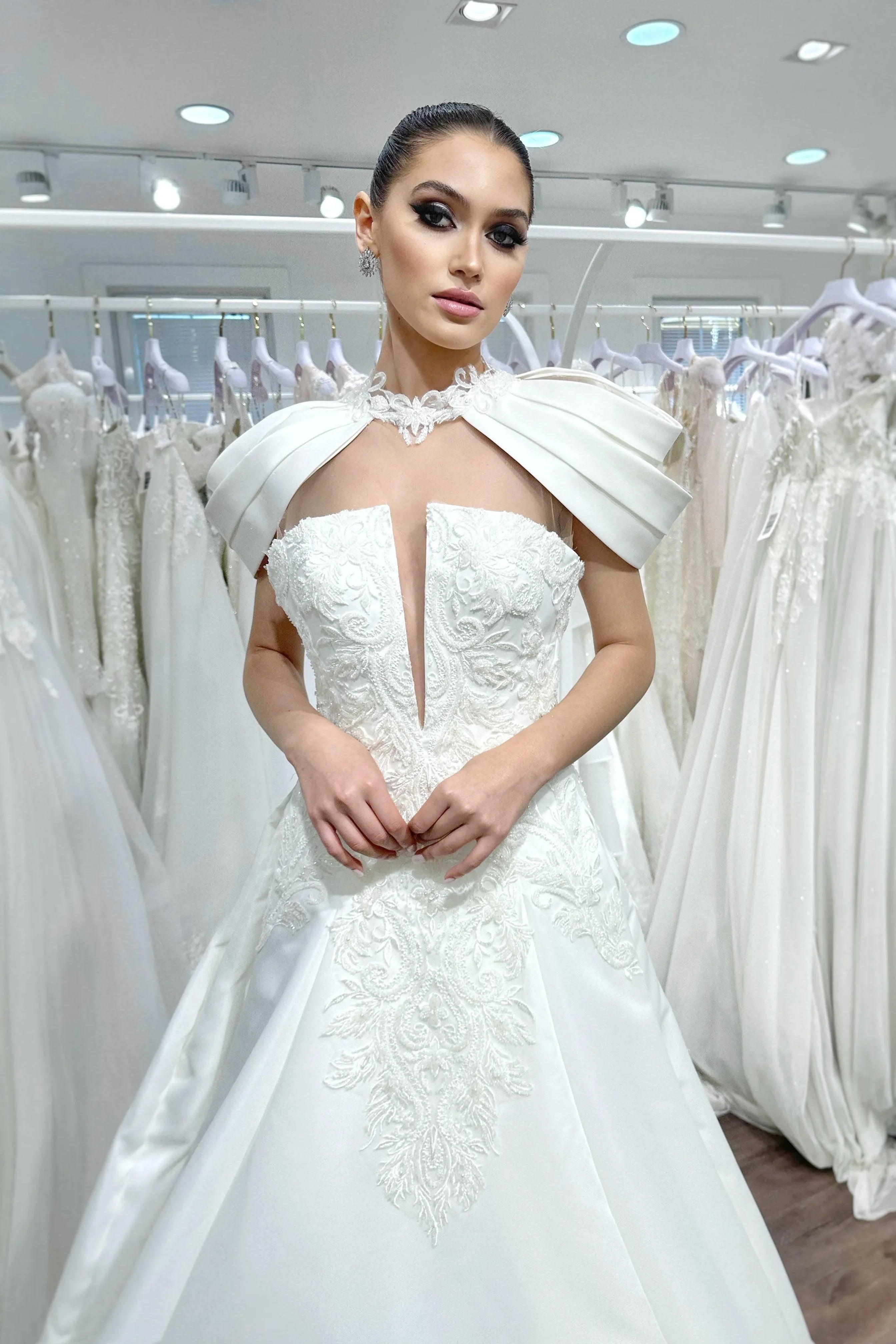 Jilian Omuz Detaylı Saten A Kesim Gelinlik - Mediha Cambaz Bridal