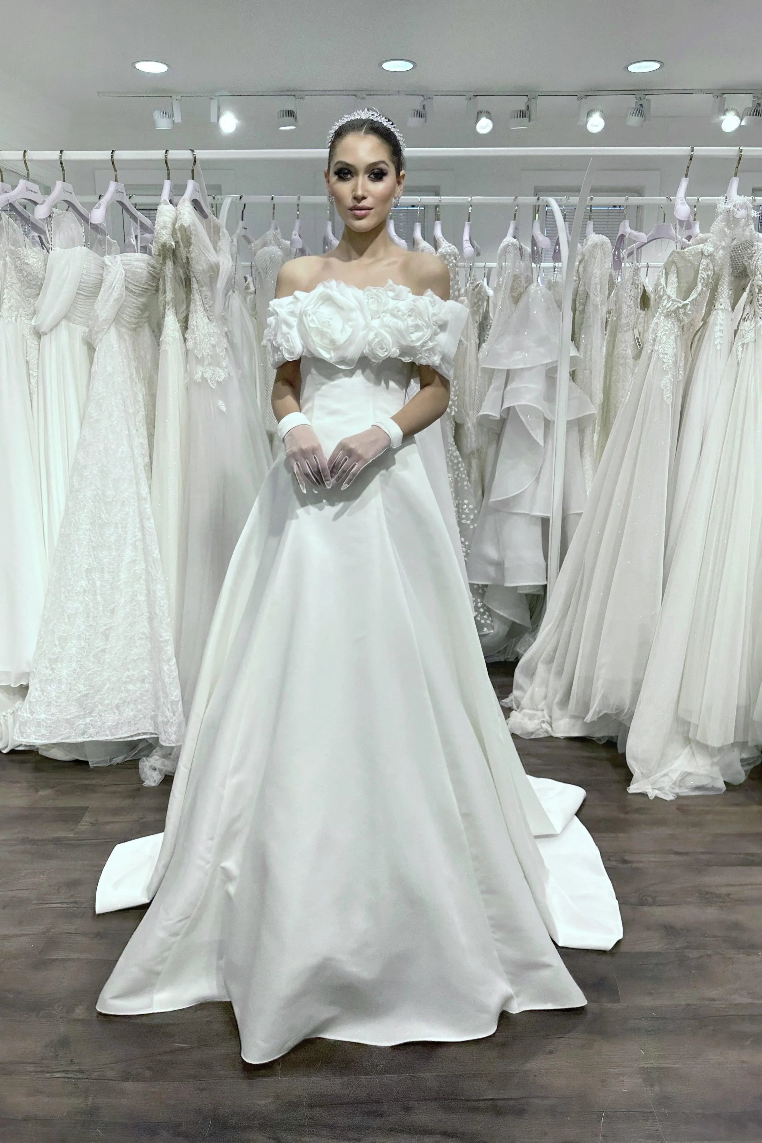 Josephini Kayık Yaka Saten A Kesim Gelinlik - Mediha Cambaz Bridal