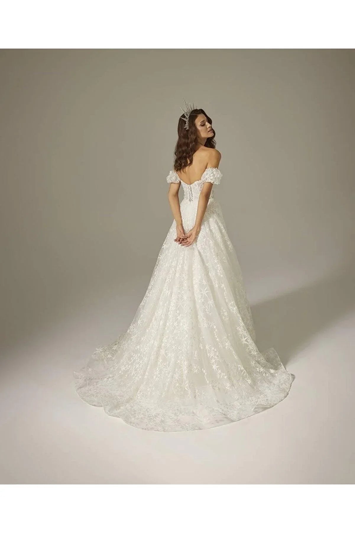 Karin Star Madonna Yakalı A Kesim Gelinlik - Mediha Cambaz Bridal