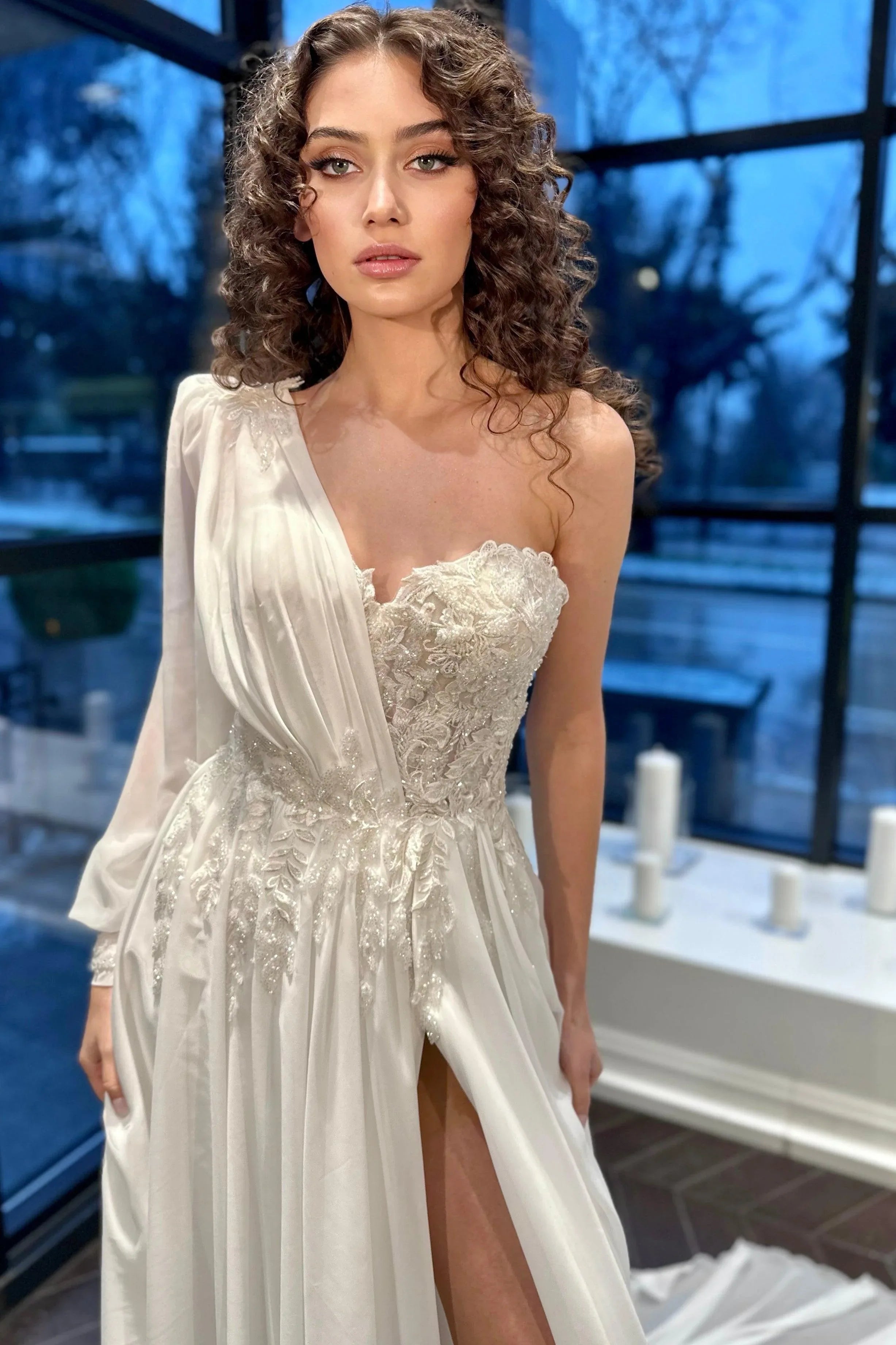 Lola Şifon M Yaka Tek Kol Düz Kesim Gelinlik - Mediha Cambaz Bridal