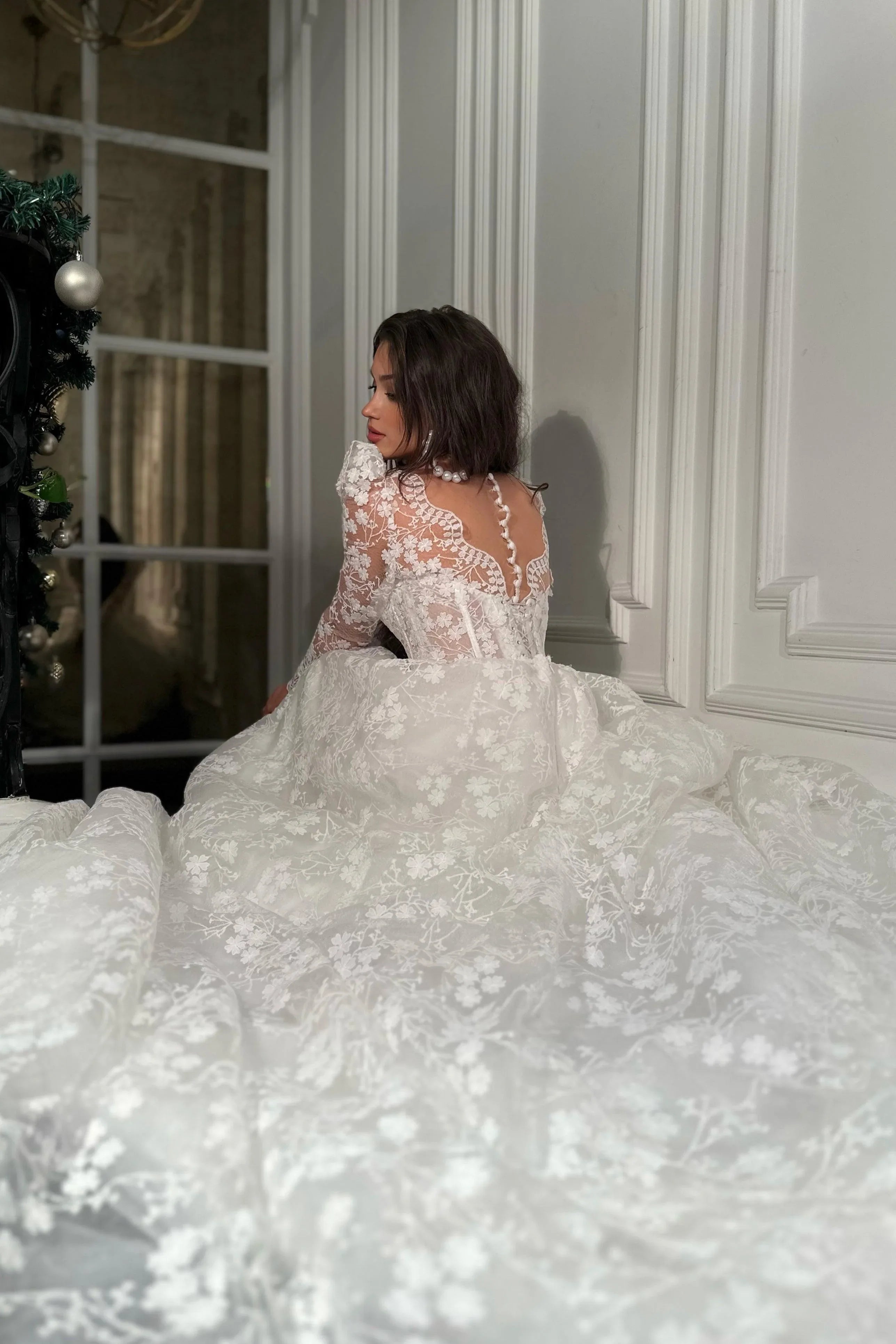 Lucia Fransız Dantel Kalp Yaka A Kesim Gelinlik - Mediha Cambaz Bridal