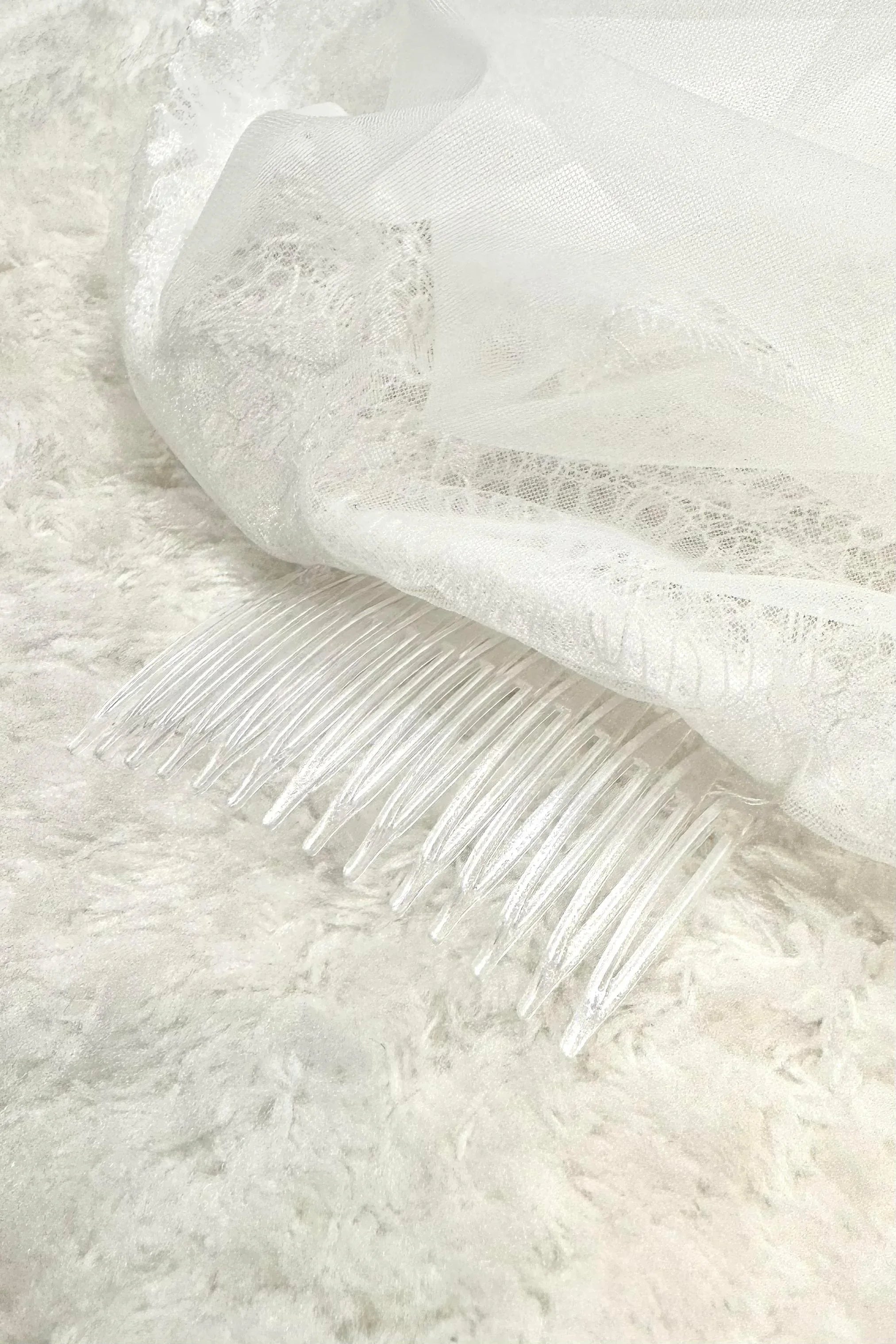 Maisa Fransız Dantelli Oval Kısa Rahibe Duvak - Mediha Cambaz Bridal