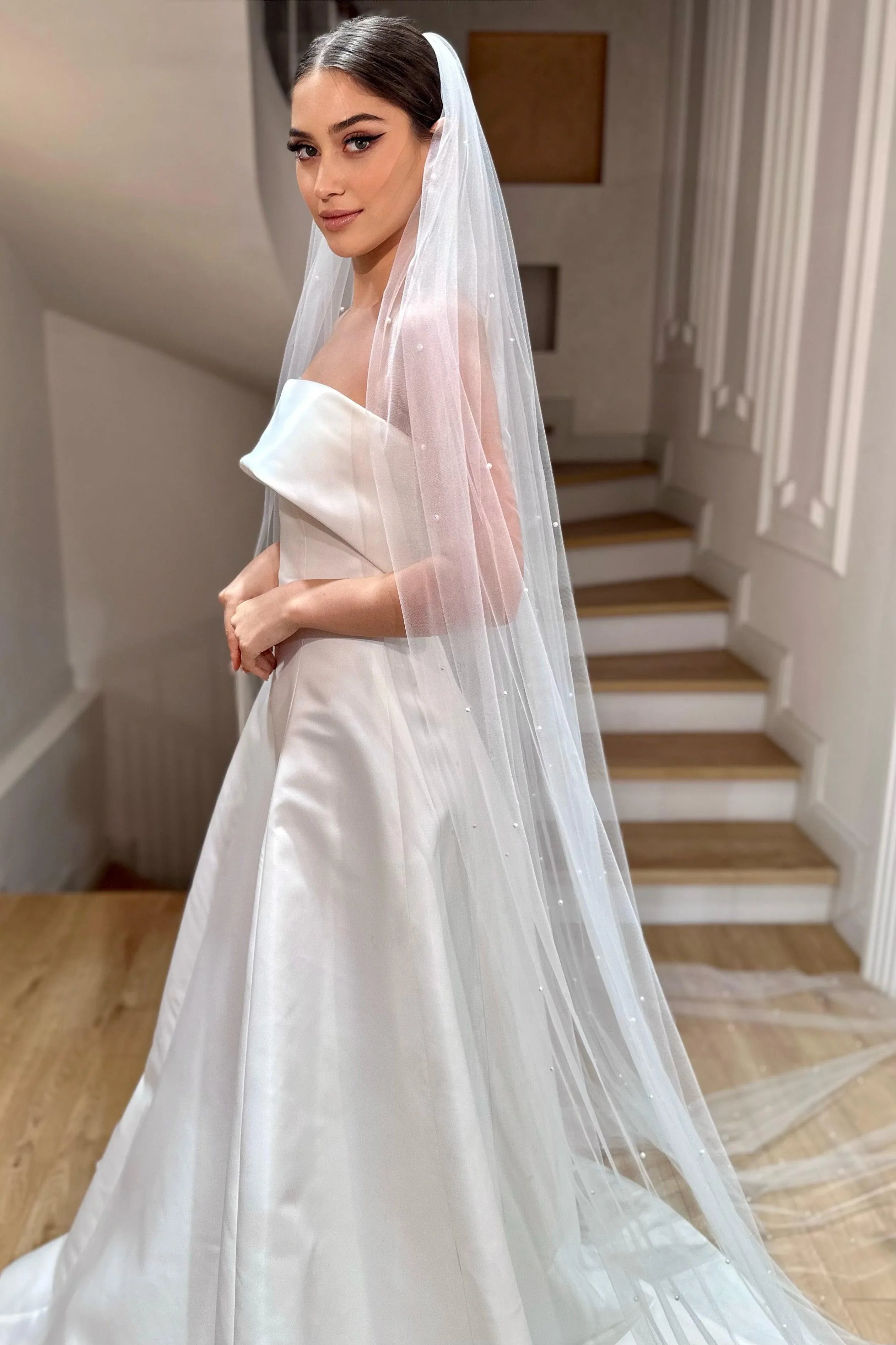 Matilda Off-White Rare Pearl Embroidered Long Veil | Mediha Cambaz