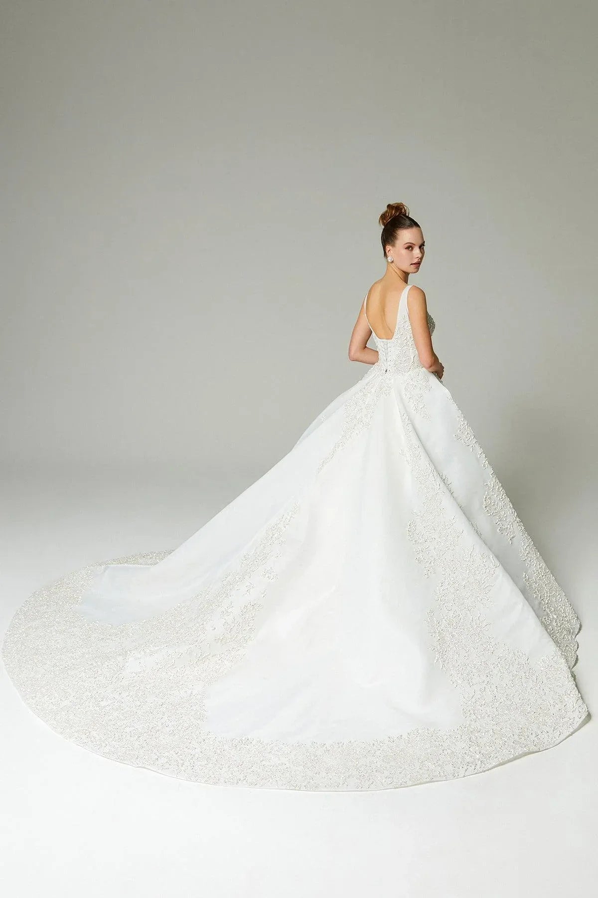 Meghan Işıltılı Üç Boyut Dantelli Prenses Gelinlik - Mediha Cambaz Bridal