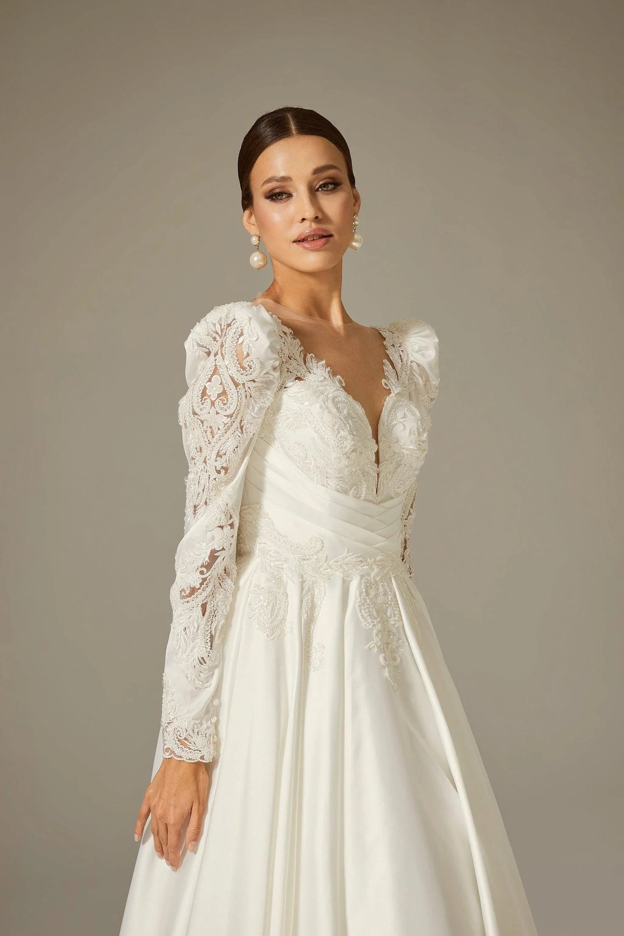 Minso Saten Drapeli Uzun Kol A Kesim Gelinlik - Mediha Cambaz Bridal