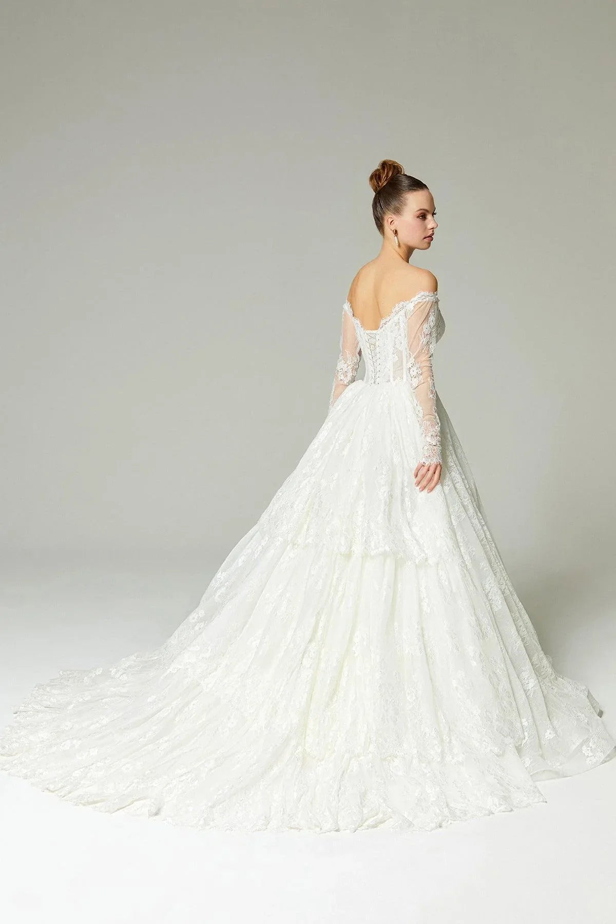 Mutin Fransız Dantel Kat Kat Etekli A Kesim Gelinlik - Mediha Cambaz Bridal