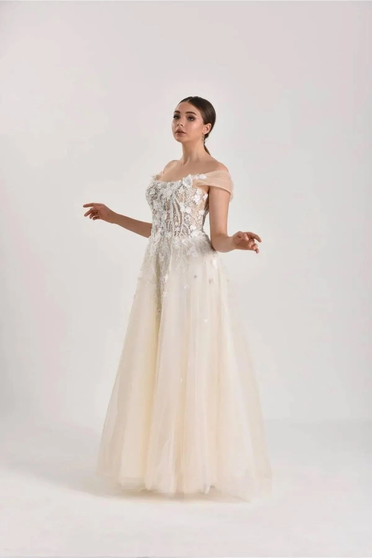 Night Star Üç Boyutlu Dantel A Kesim Gelinlik - Mediha Cambaz Bridal