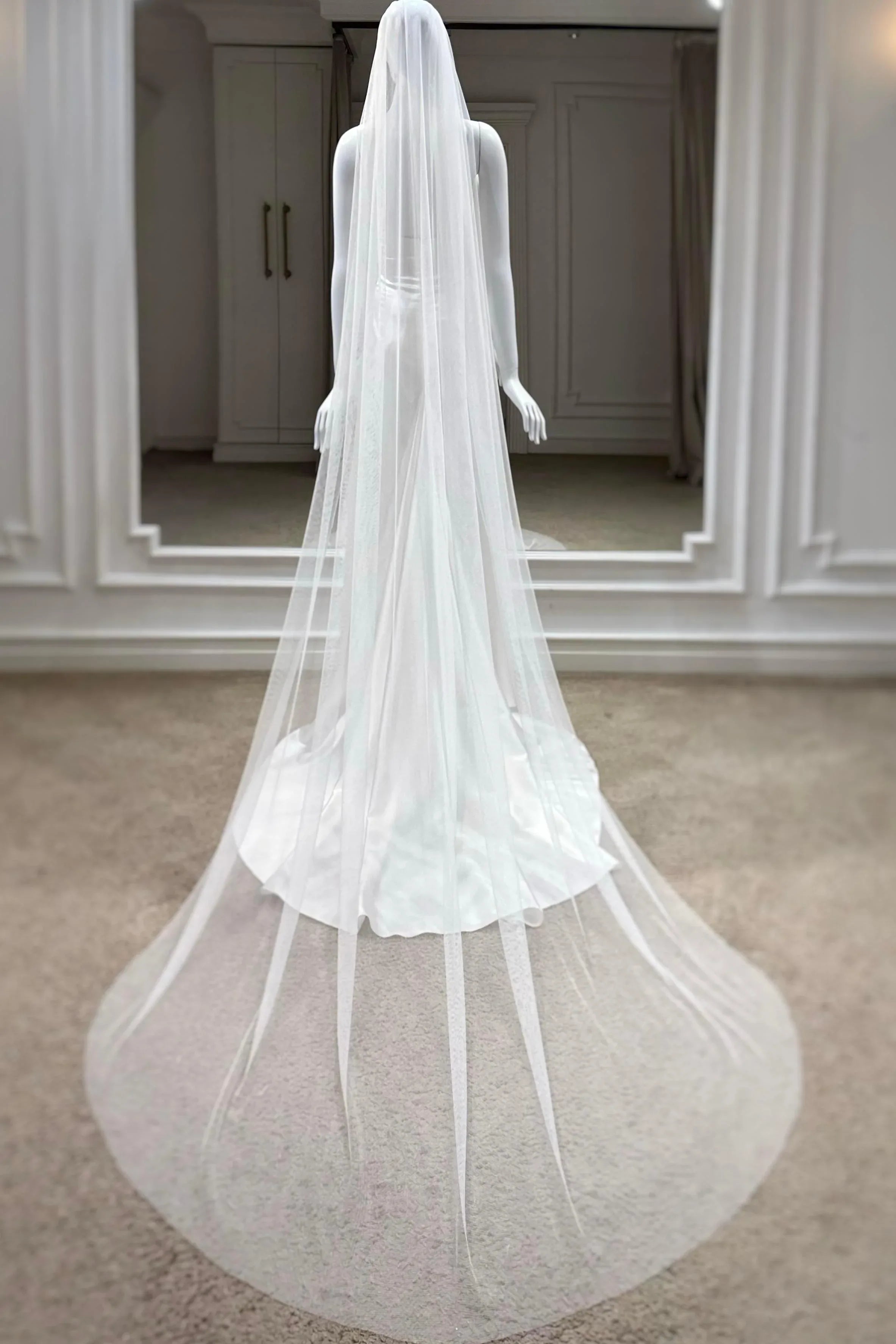 Penny Kırık Beyaz Taraklı Uzun Sade İpek Tül Duvak - Mediha Cambaz Bridal