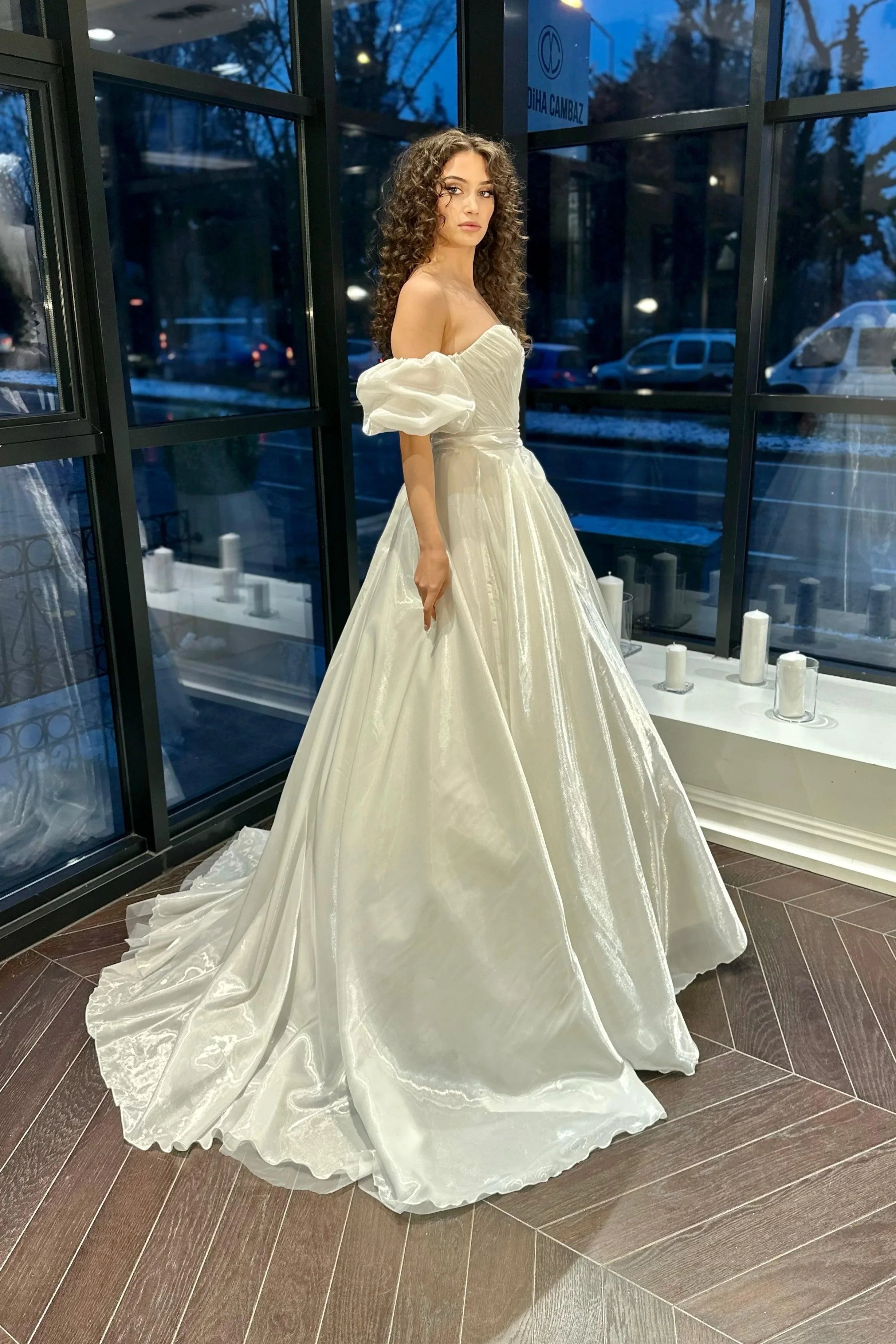 Perry Saten M Yaka Balon Kol A Kesim Gelinlik - Mediha Cambaz Bridal