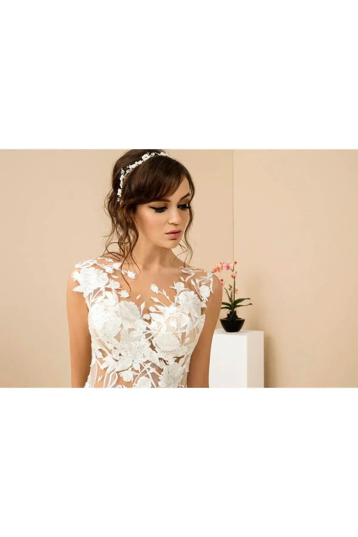 Rose Dantel İllüzyon Yaka A Kesim Gelinlik - Mediha Cambaz Bridal