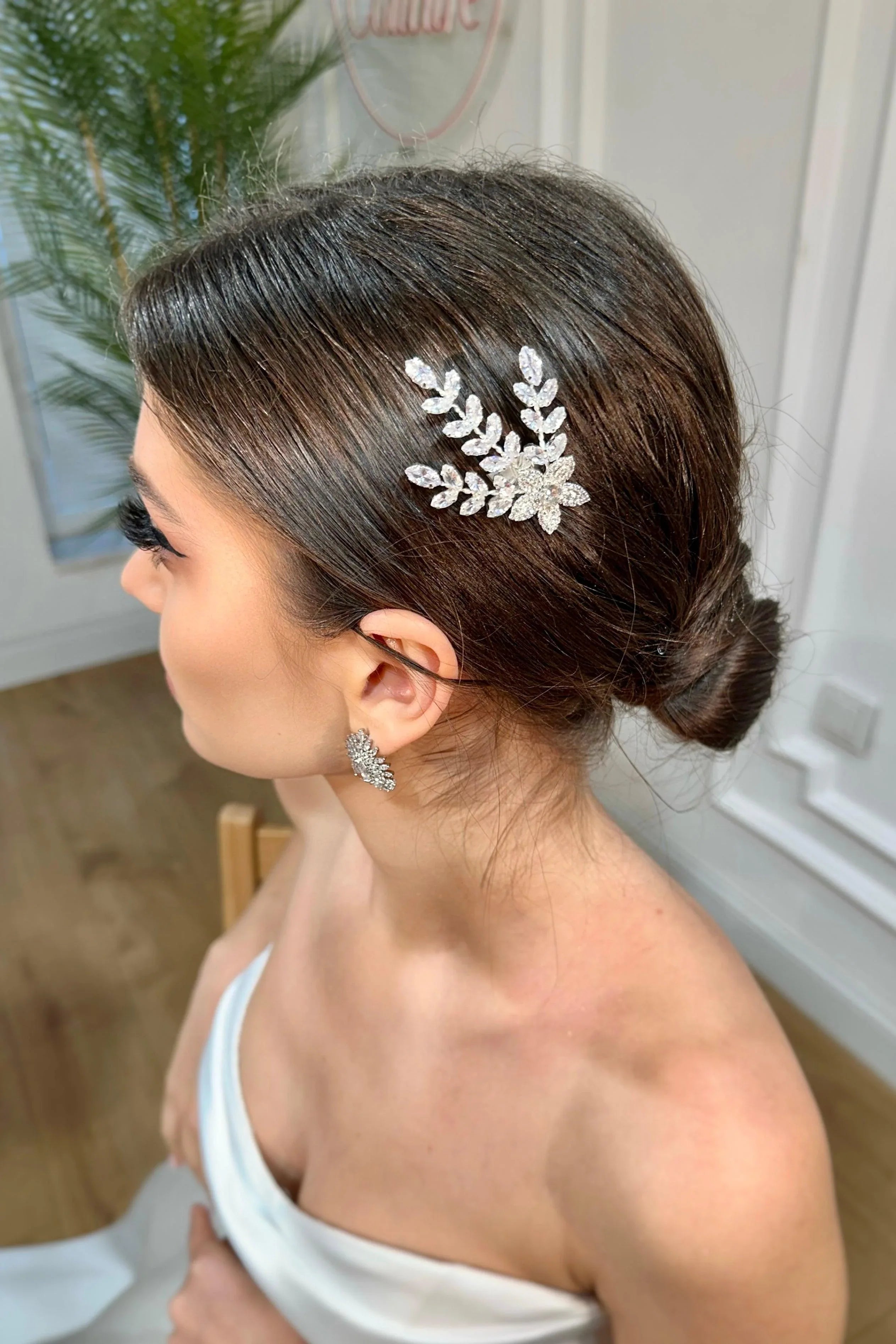 Sara Başak Motifli Zirkon Taşlı Gelin Saç Aksesuarı - Mediha Cambaz Bridal