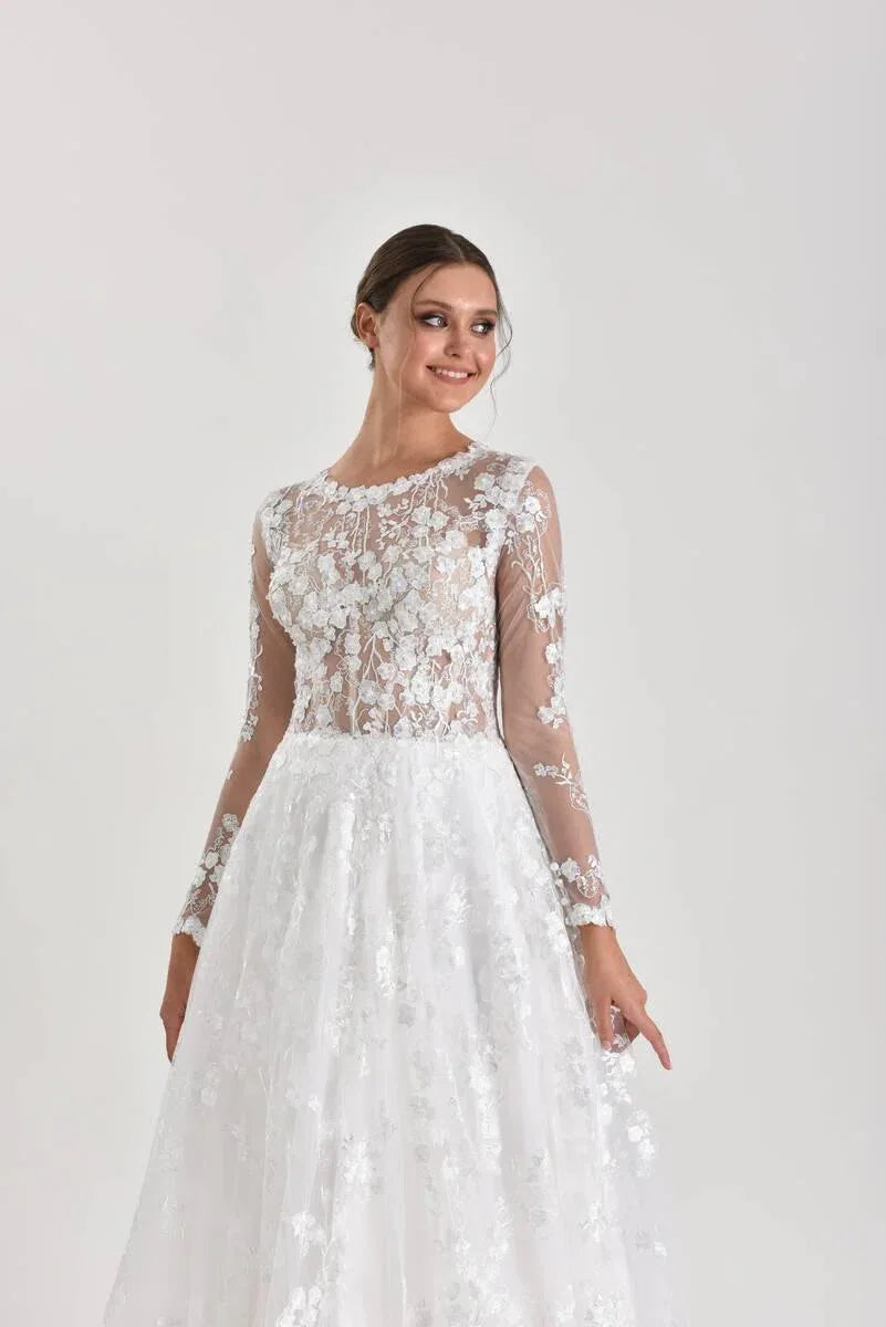 Sara Sarmaşık Desenli Yuvarlak Yaka Özel Tasarım A Kesim Gelinlik - Mediha Cambaz Bridal