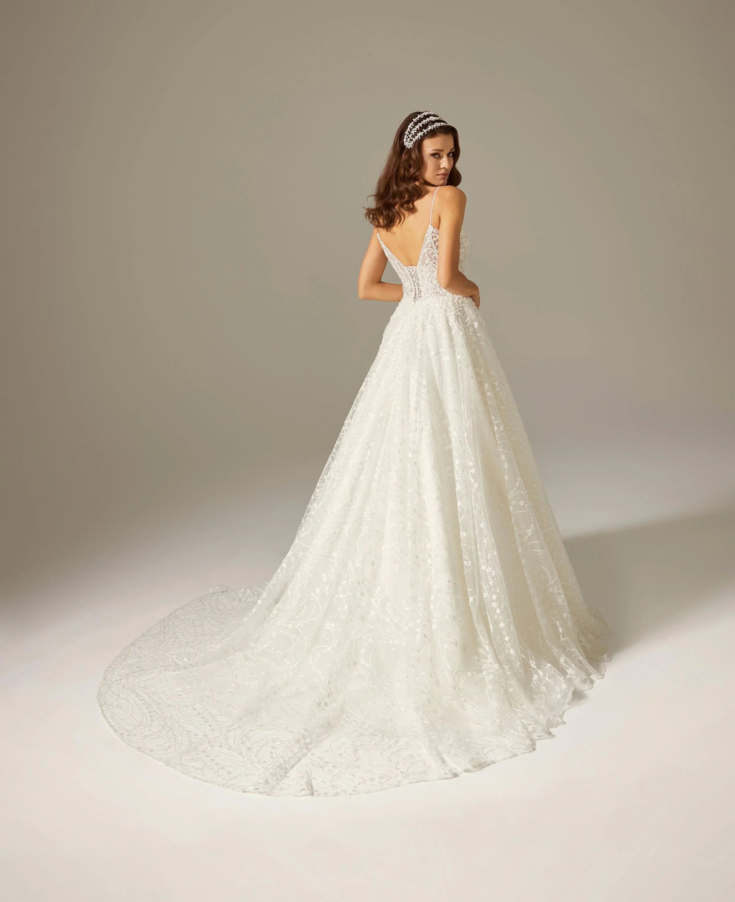Sheila V Yaka Boncuk İşli Dantelli A Kesim Gelinlik - Mediha Cambaz Bridal
